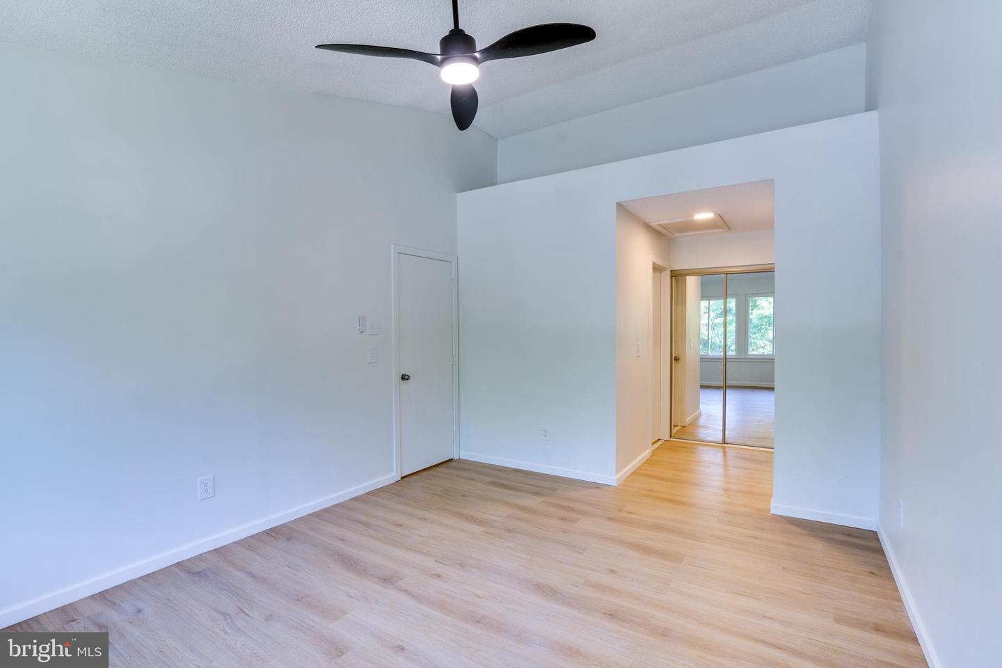 11701-B SUMMERCHASE CIR, RESTON, Virginia 20194, 2 Bedrooms Bedrooms, ,2 BathroomsBathrooms,Residential,For sale,11701-B SUMMERCHASE CIR,VAFX2245574 MLS # VAFX2245574