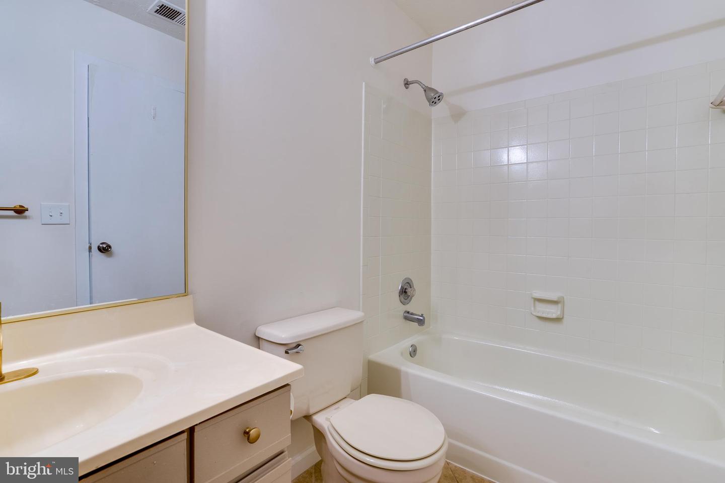 11701-B SUMMERCHASE CIR, RESTON, Virginia 20194, 2 Bedrooms Bedrooms, ,2 BathroomsBathrooms,Residential,For sale,11701-B SUMMERCHASE CIR,VAFX2245574 MLS # VAFX2245574