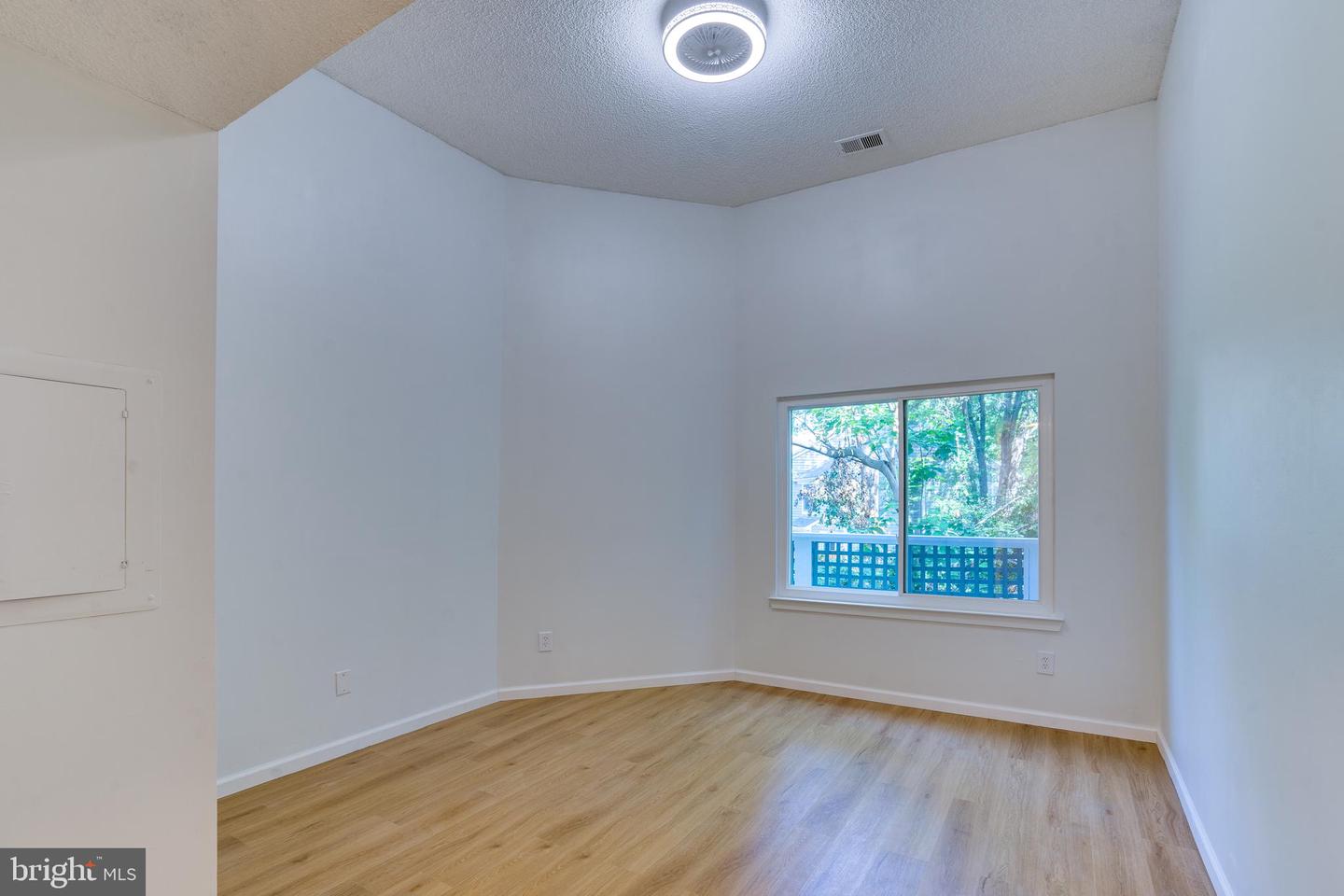 11701-B SUMMERCHASE CIR, RESTON, Virginia 20194, 2 Bedrooms Bedrooms, ,2 BathroomsBathrooms,Residential,For sale,11701-B SUMMERCHASE CIR,VAFX2245574 MLS # VAFX2245574