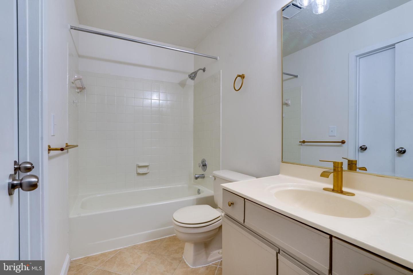 11701-B SUMMERCHASE CIR, RESTON, Virginia 20194, 2 Bedrooms Bedrooms, ,2 BathroomsBathrooms,Residential,For sale,11701-B SUMMERCHASE CIR,VAFX2245574 MLS # VAFX2245574