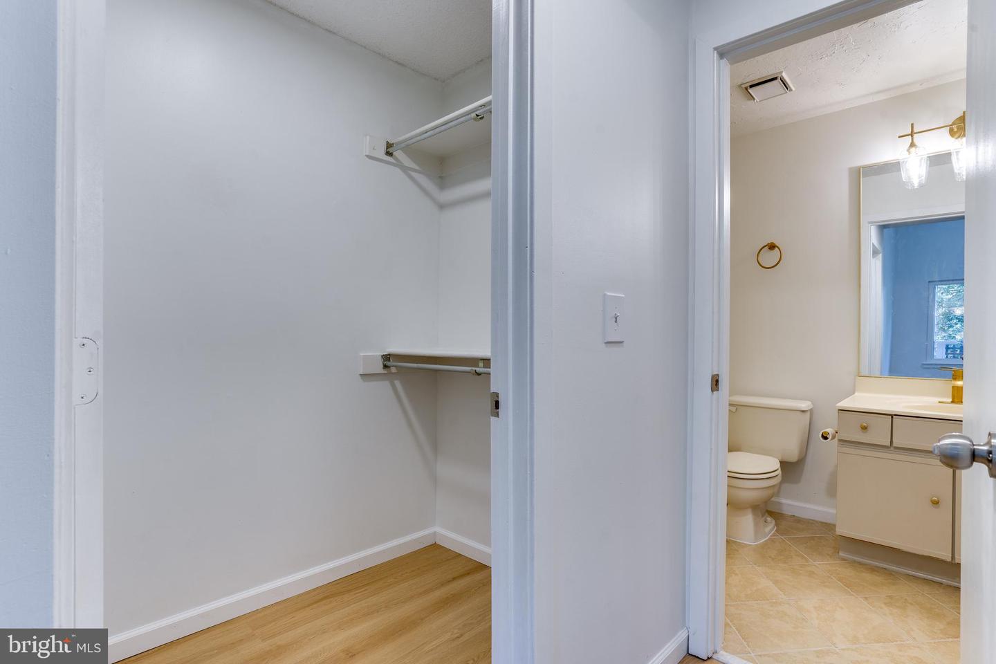 11701-B SUMMERCHASE CIR, RESTON, Virginia 20194, 2 Bedrooms Bedrooms, ,2 BathroomsBathrooms,Residential,For sale,11701-B SUMMERCHASE CIR,VAFX2245574 MLS # VAFX2245574