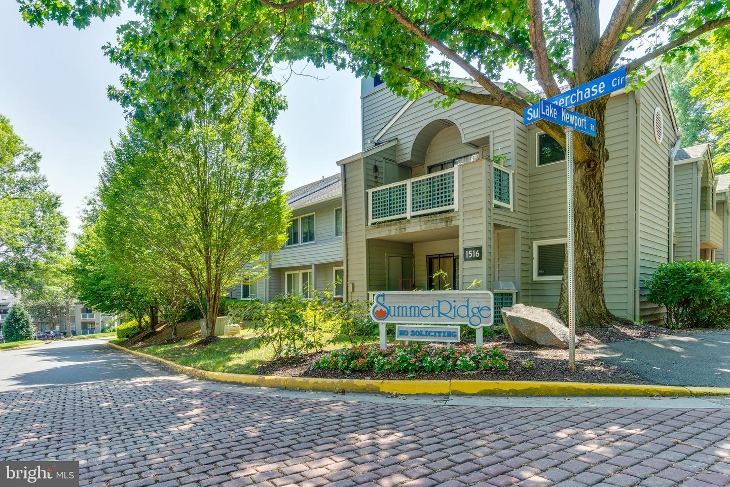 11701-B SUMMERCHASE CIR, RESTON, Virginia 20194, 2 Bedrooms Bedrooms, ,2 BathroomsBathrooms,Residential,For sale,11701-B SUMMERCHASE CIR,VAFX2245574 MLS # VAFX2245574