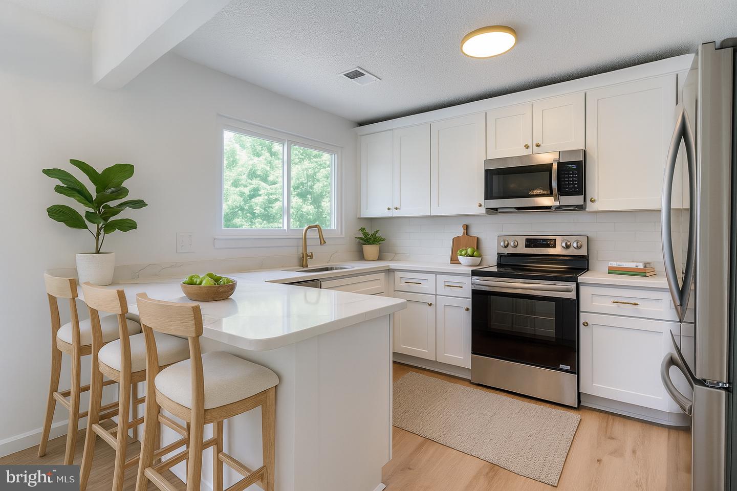 11701-B SUMMERCHASE CIR, RESTON, Virginia 20194, 2 Bedrooms Bedrooms, ,2 BathroomsBathrooms,Residential,For sale,11701-B SUMMERCHASE CIR,VAFX2245574 MLS # VAFX2245574