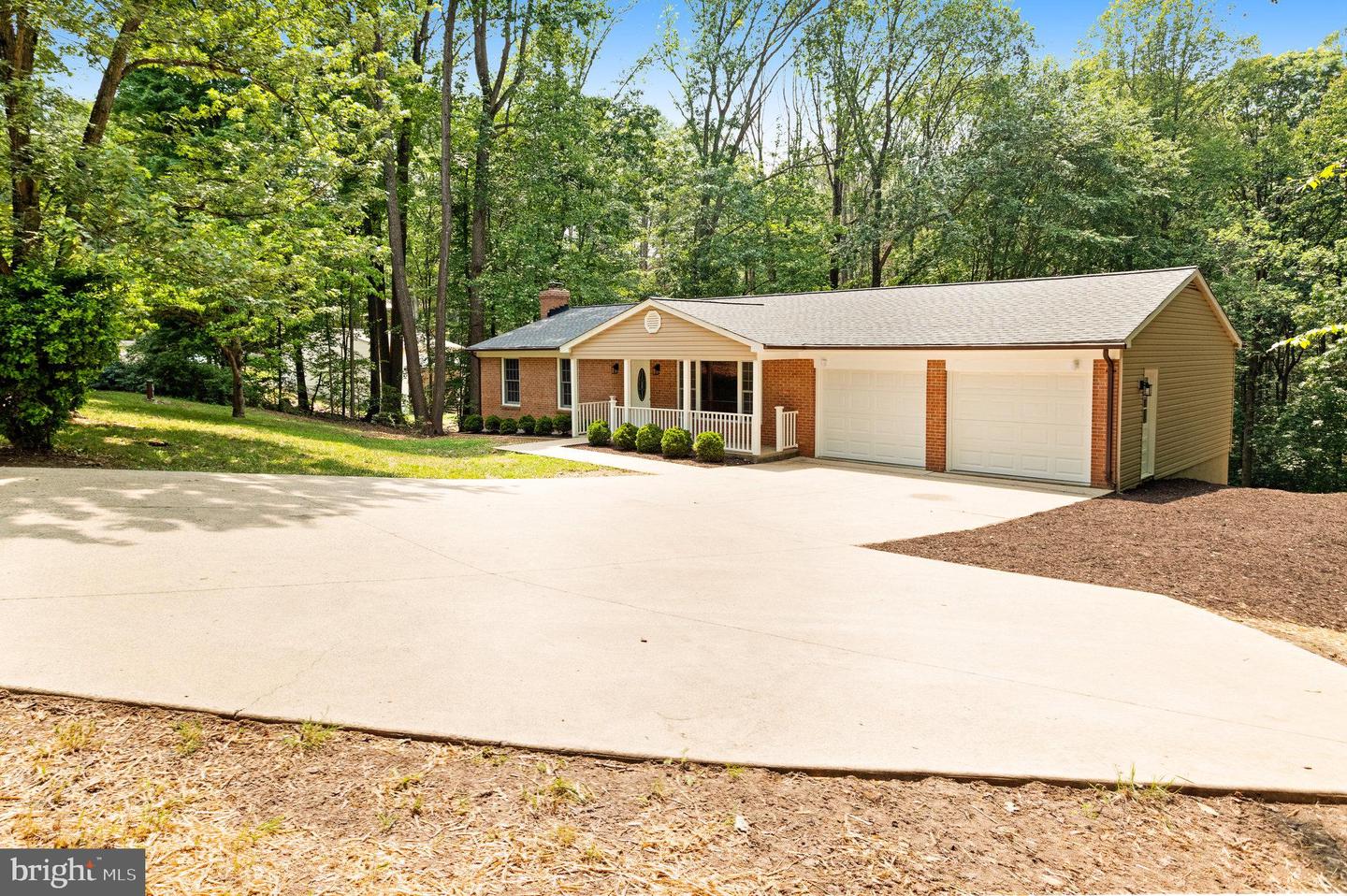 14583 LEARY ST, NOKESVILLE, Virginia 20181, 3 Bedrooms Bedrooms, 10 Rooms Rooms,3 BathroomsBathrooms,Residential,For sale,14583 LEARY ST,VAPW2096586 MLS # VAPW2096586