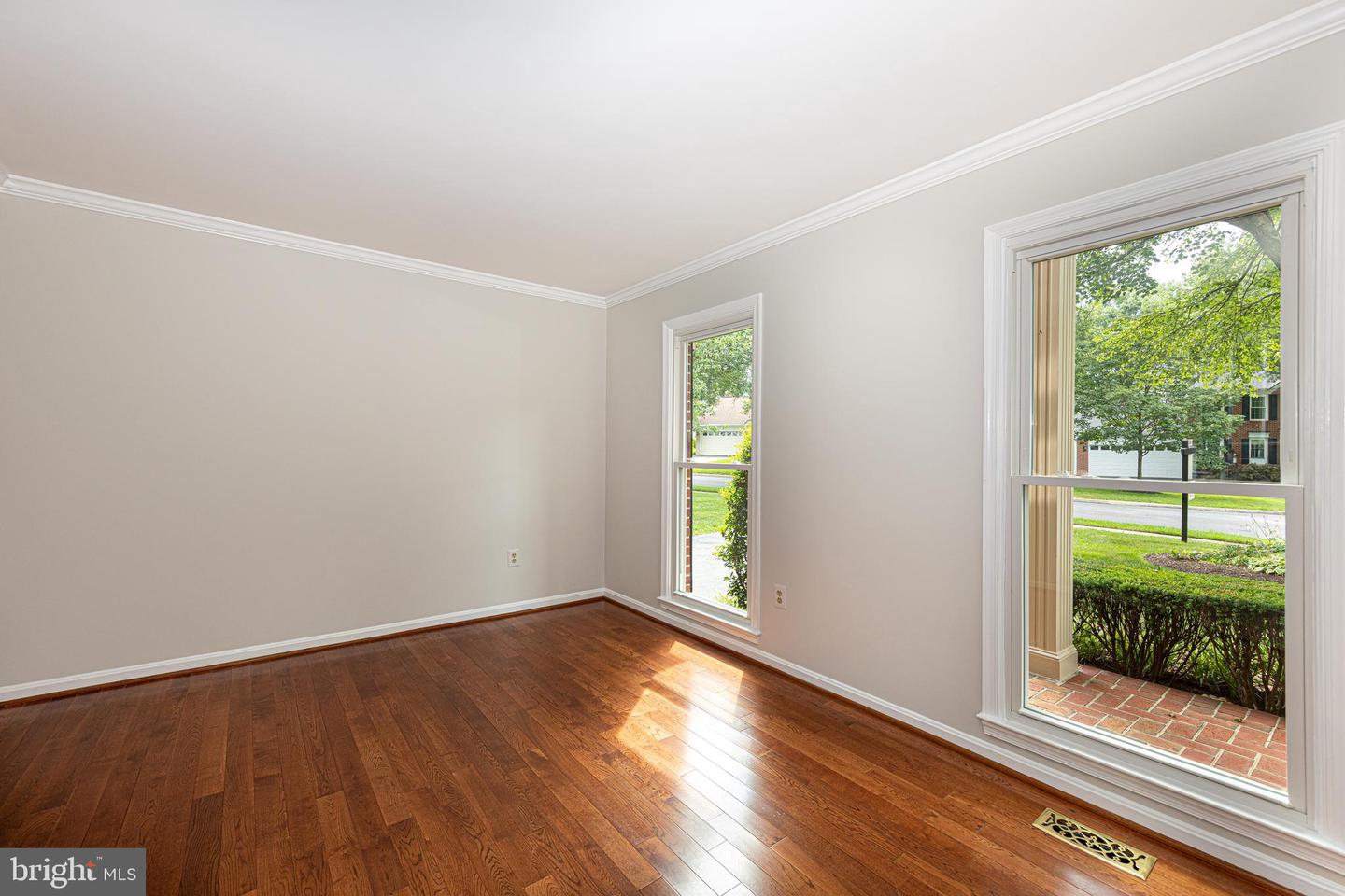 8105 OVERLAKE CT, FAIRFAX STATION, Virginia 22039, 4 Bedrooms Bedrooms, ,3 BathroomsBathrooms,Residential,For sale,8105 OVERLAKE CT,VAFX2246334 MLS # VAFX2246334