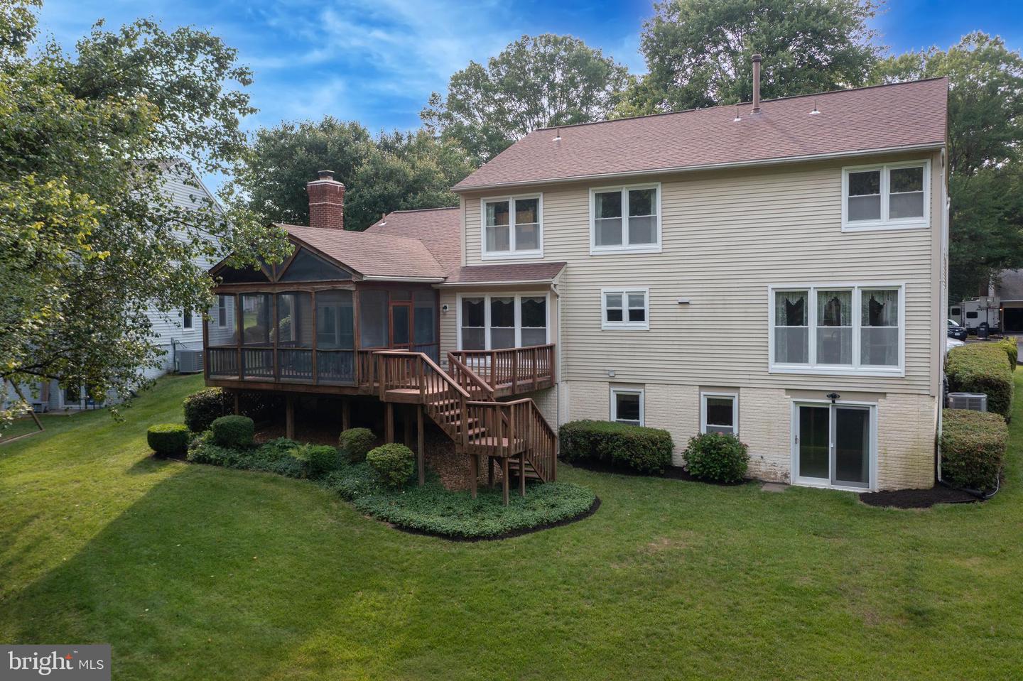 8105 OVERLAKE CT, FAIRFAX STATION, Virginia 22039, 4 Bedrooms Bedrooms, ,3 BathroomsBathrooms,Residential,For sale,8105 OVERLAKE CT,VAFX2246334 MLS # VAFX2246334