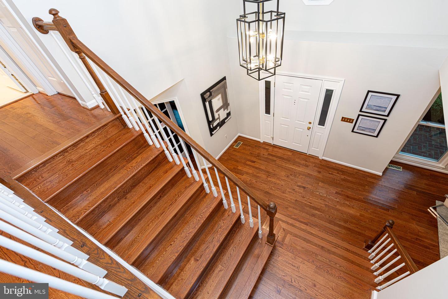 8105 OVERLAKE CT, FAIRFAX STATION, Virginia 22039, 4 Bedrooms Bedrooms, ,3 BathroomsBathrooms,Residential,For sale,8105 OVERLAKE CT,VAFX2246334 MLS # VAFX2246334