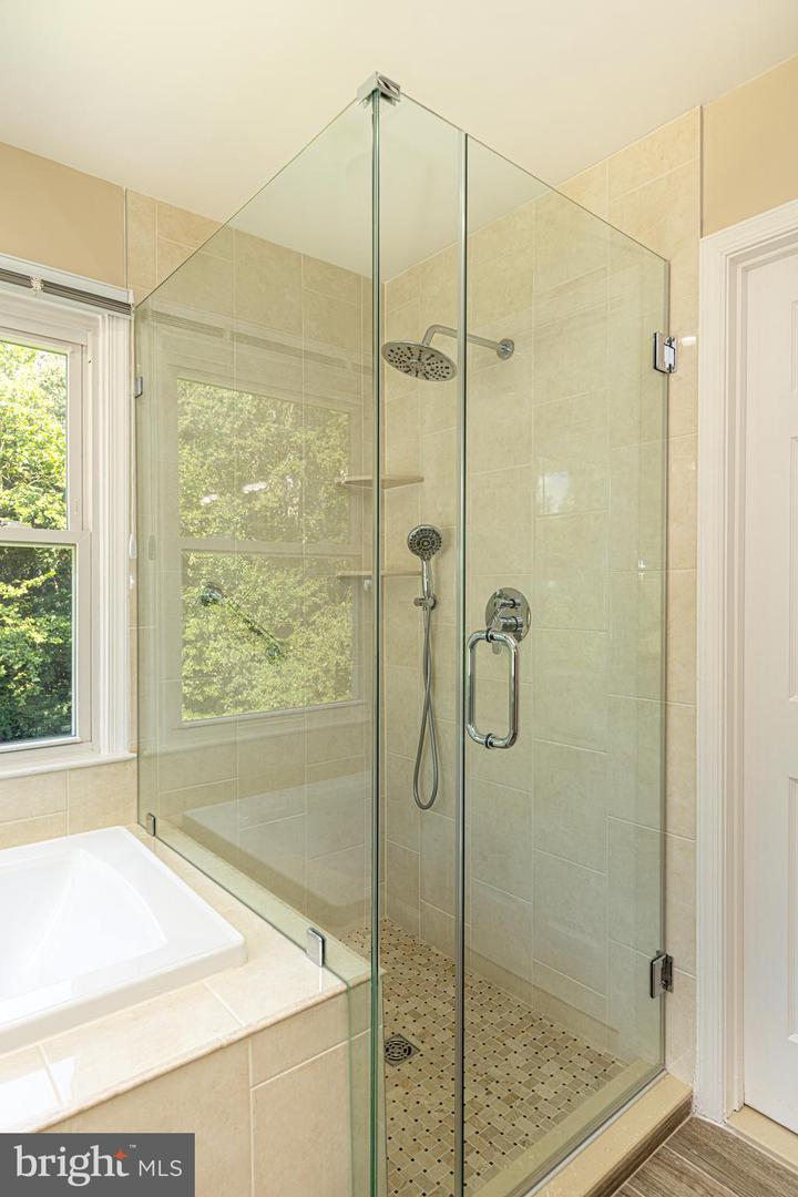 8105 OVERLAKE CT, FAIRFAX STATION, Virginia 22039, 4 Bedrooms Bedrooms, ,3 BathroomsBathrooms,Residential,For sale,8105 OVERLAKE CT,VAFX2246334 MLS # VAFX2246334