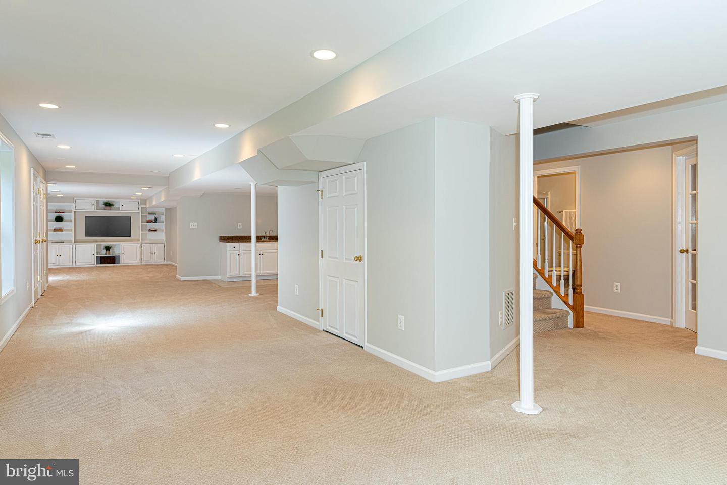 8105 OVERLAKE CT, FAIRFAX STATION, Virginia 22039, 4 Bedrooms Bedrooms, ,3 BathroomsBathrooms,Residential,For sale,8105 OVERLAKE CT,VAFX2246334 MLS # VAFX2246334