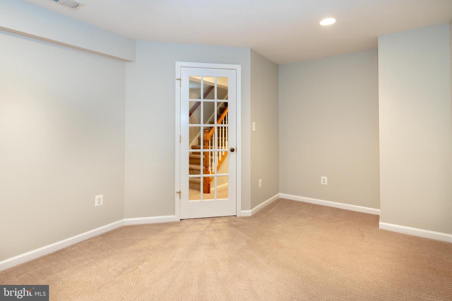 8105 OVERLAKE CT, FAIRFAX STATION, Virginia 22039, 4 Bedrooms Bedrooms, ,3 BathroomsBathrooms,Residential,For sale,8105 OVERLAKE CT,VAFX2246334 MLS # VAFX2246334