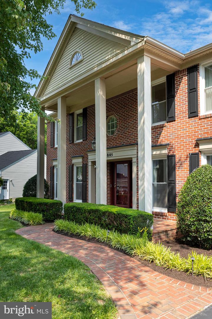 8105 OVERLAKE CT, FAIRFAX STATION, Virginia 22039, 4 Bedrooms Bedrooms, ,3 BathroomsBathrooms,Residential,For sale,8105 OVERLAKE CT,VAFX2246334 MLS # VAFX2246334