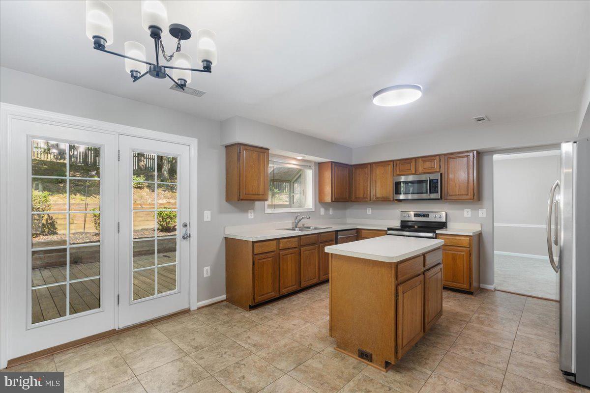 12562 CRICKET LN, WOODBRIDGE, Virginia 22192, 4 Bedrooms Bedrooms, ,2 BathroomsBathrooms,Residential,For sale,12562 CRICKET LN,VAPW2096754 MLS # VAPW2096754