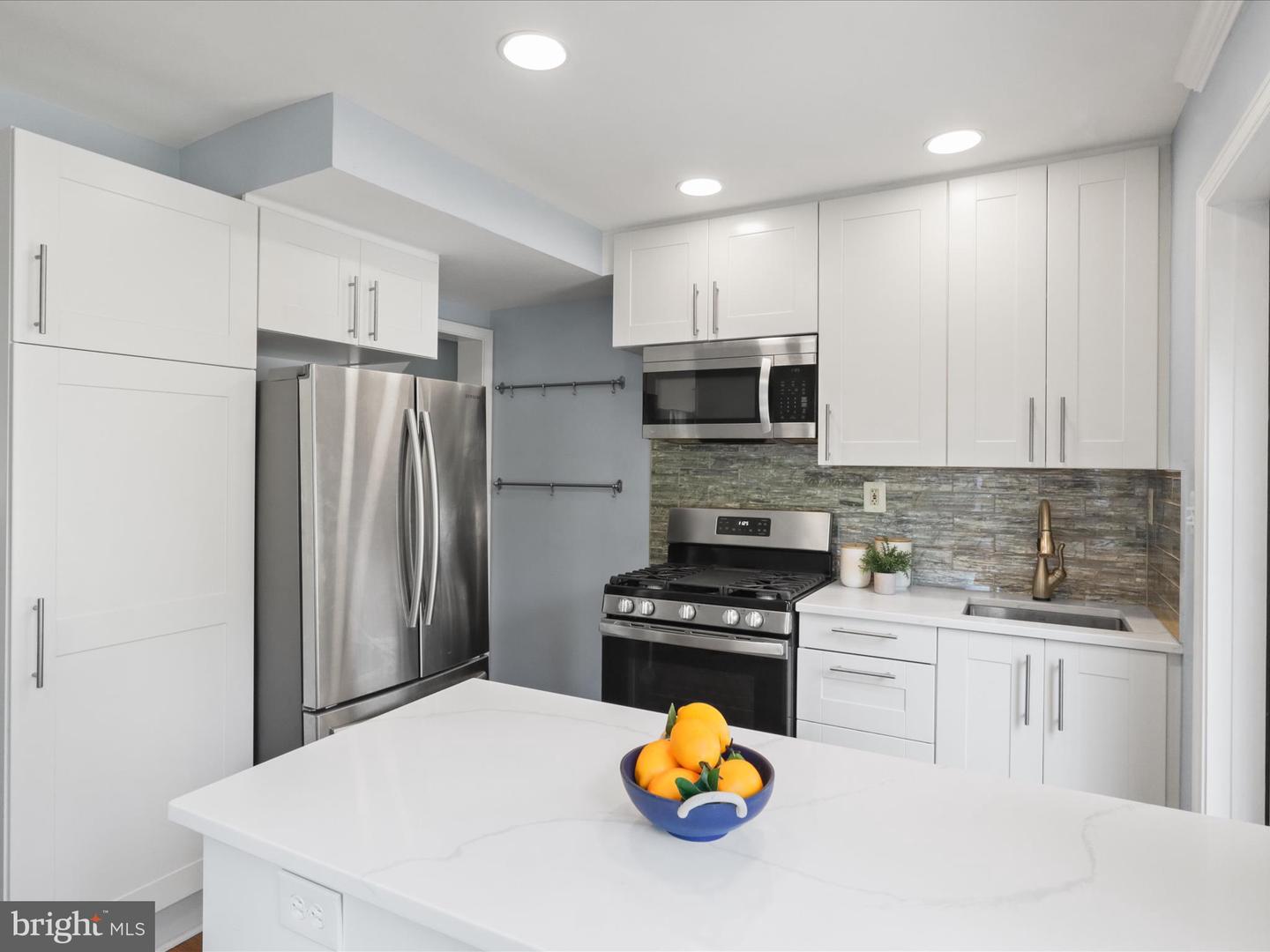 1745 N CLIFF ST N, ALEXANDRIA, Virginia 22301, 2 Bedrooms Bedrooms, ,2 BathroomsBathrooms,Residential,For sale,1745 N CLIFF ST N,VAAX2046426 MLS # VAAX2046426