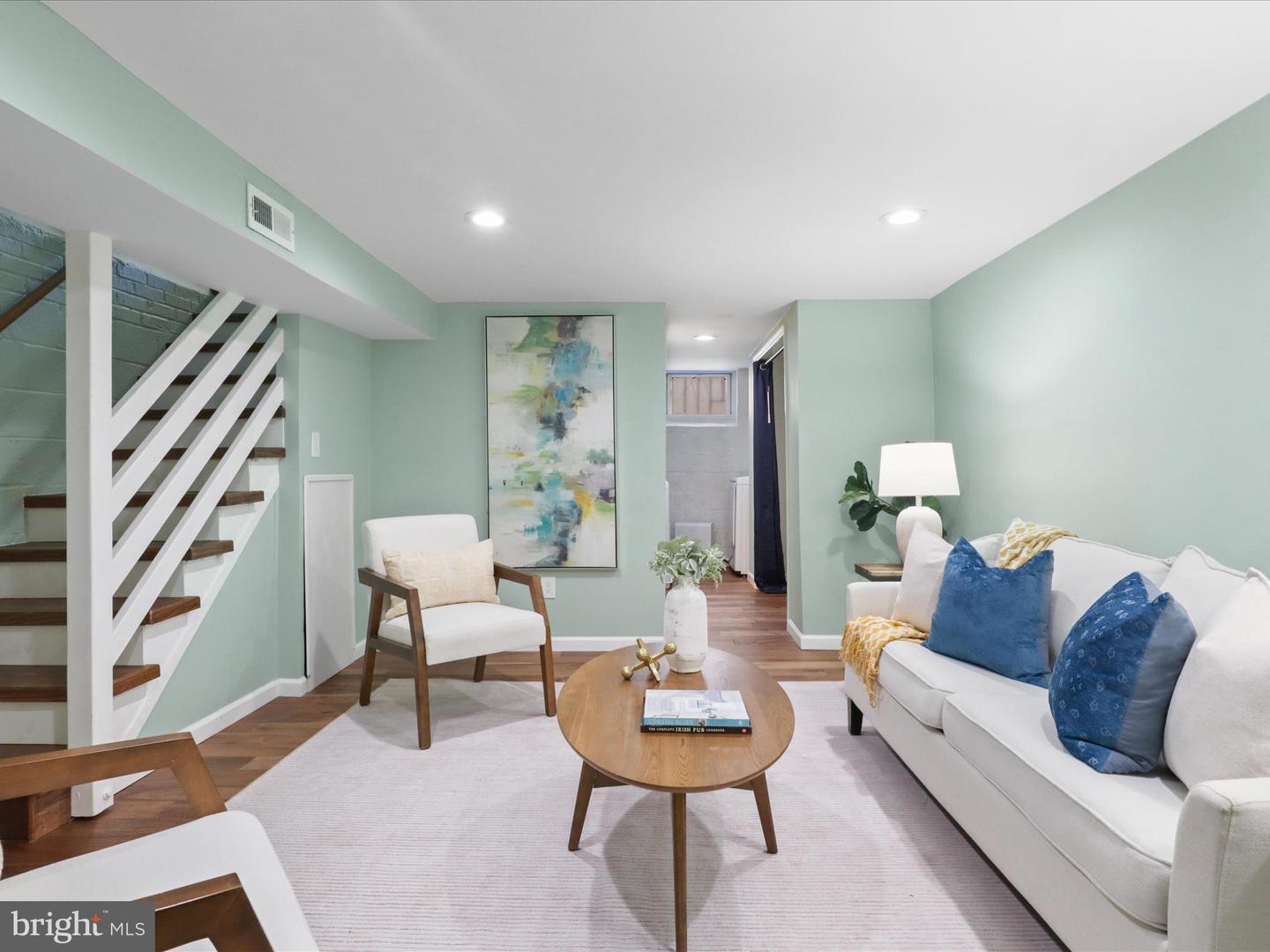 1745 N CLIFF ST N, ALEXANDRIA, Virginia 22301, 2 Bedrooms Bedrooms, ,2 BathroomsBathrooms,Residential,For sale,1745 N CLIFF ST N,VAAX2046426 MLS # VAAX2046426