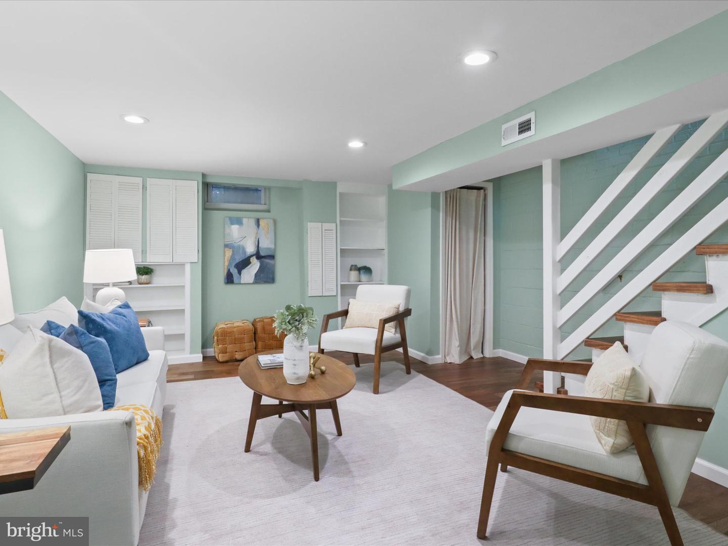 1745 N CLIFF ST N, ALEXANDRIA, Virginia 22301, 2 Bedrooms Bedrooms, ,2 BathroomsBathrooms,Residential,For sale,1745 N CLIFF ST N,VAAX2046426 MLS # VAAX2046426
