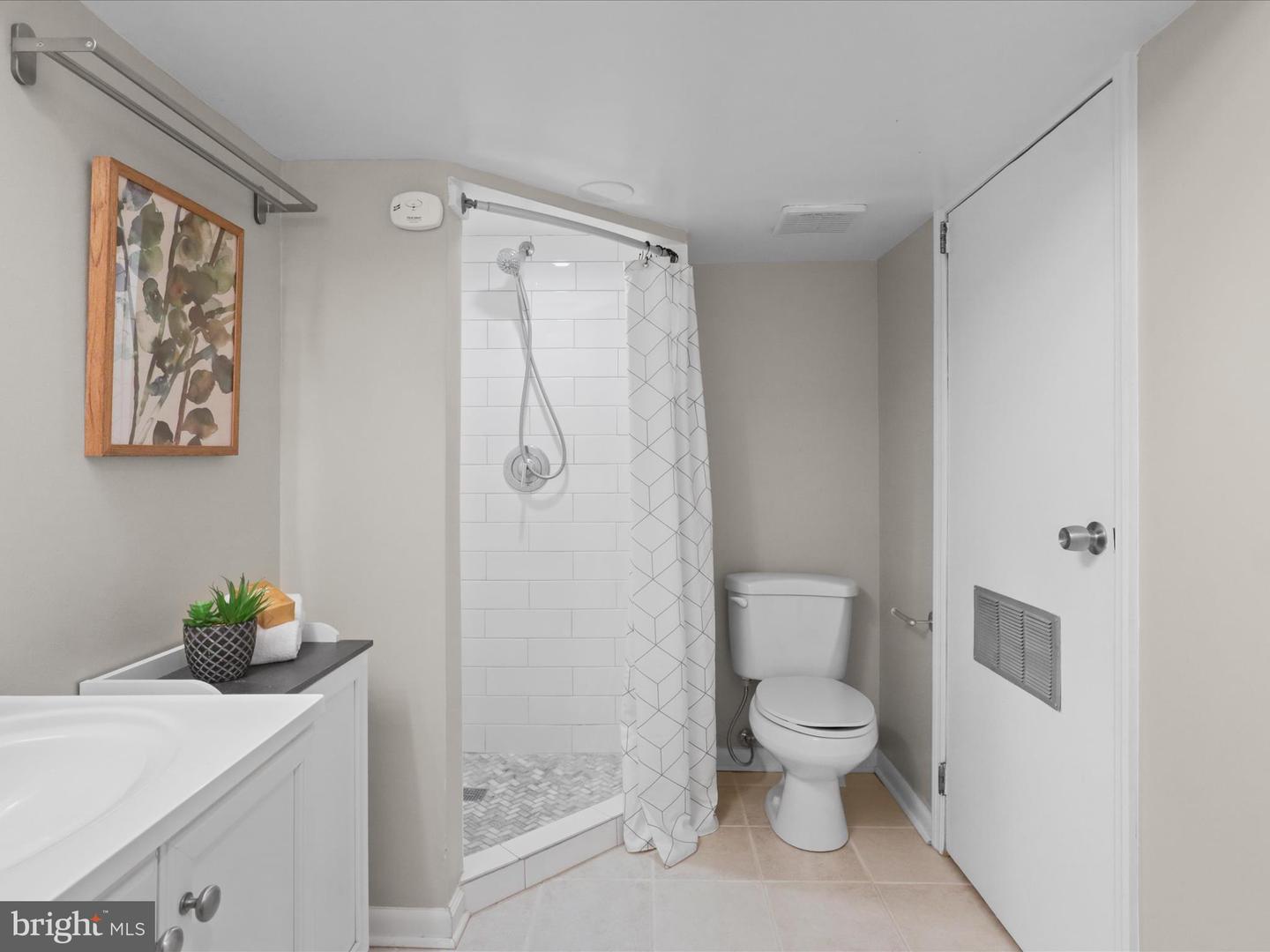 1745 N CLIFF ST N, ALEXANDRIA, Virginia 22301, 2 Bedrooms Bedrooms, ,2 BathroomsBathrooms,Residential,For sale,1745 N CLIFF ST N,VAAX2046426 MLS # VAAX2046426