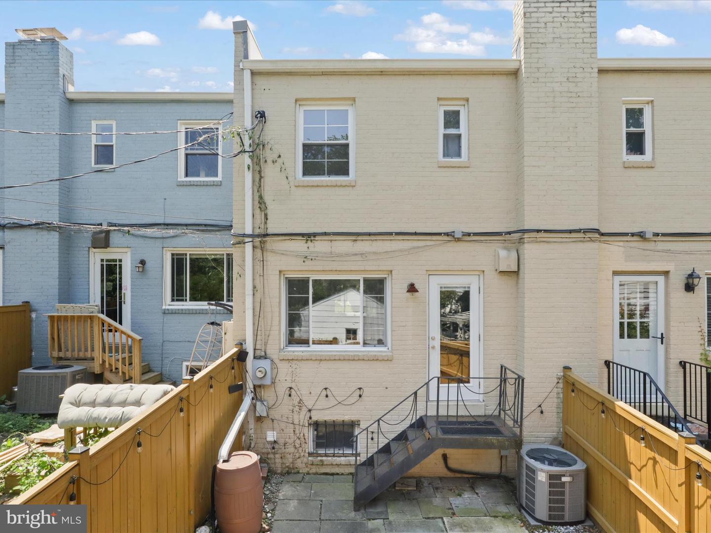 1745 N CLIFF ST N, ALEXANDRIA, Virginia 22301, 2 Bedrooms Bedrooms, ,2 BathroomsBathrooms,Residential,For sale,1745 N CLIFF ST N,VAAX2046426 MLS # VAAX2046426