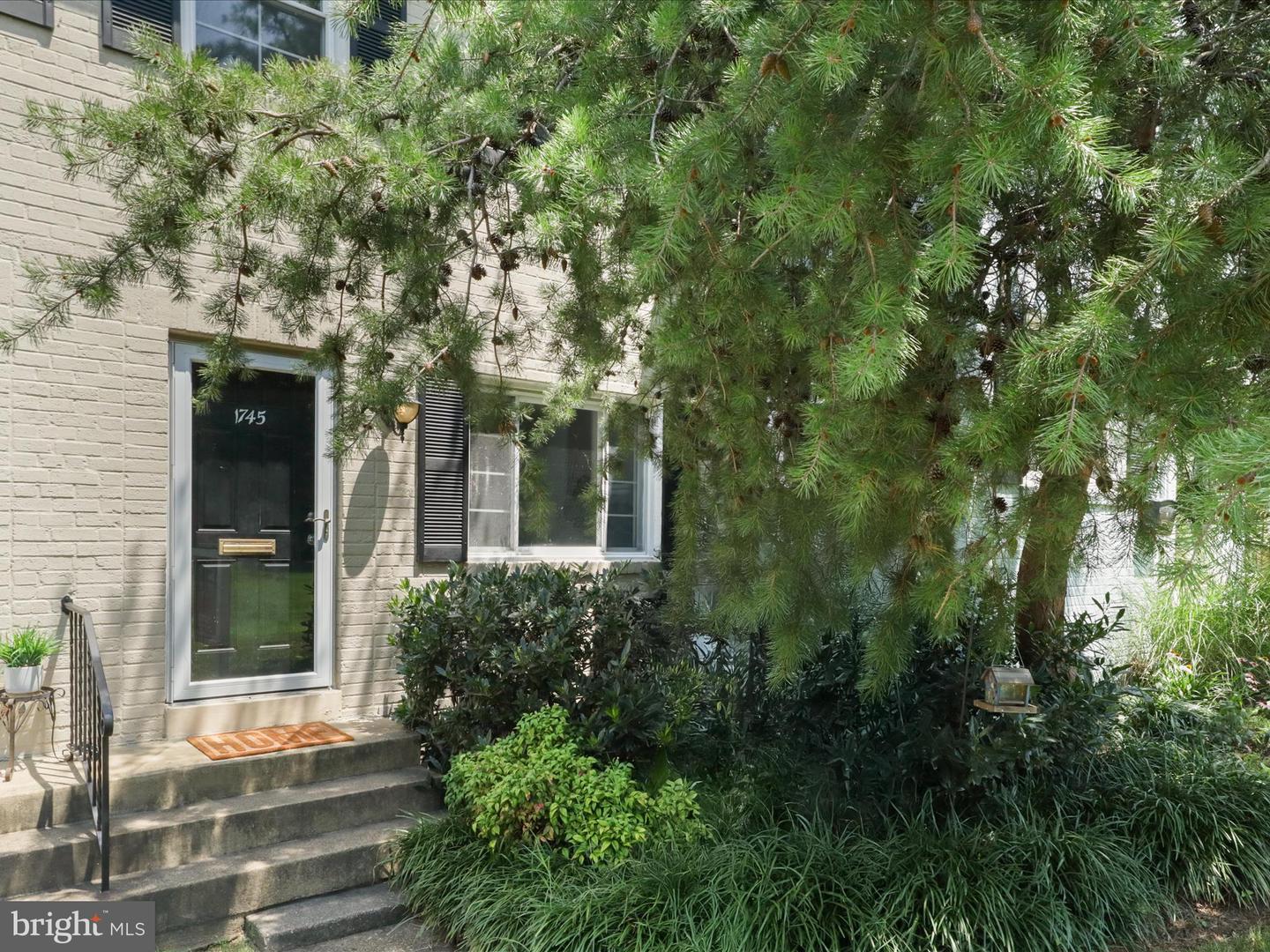 1745 N CLIFF ST N, ALEXANDRIA, Virginia 22301, 2 Bedrooms Bedrooms, ,2 BathroomsBathrooms,Residential,For sale,1745 N CLIFF ST N,VAAX2046426 MLS # VAAX2046426