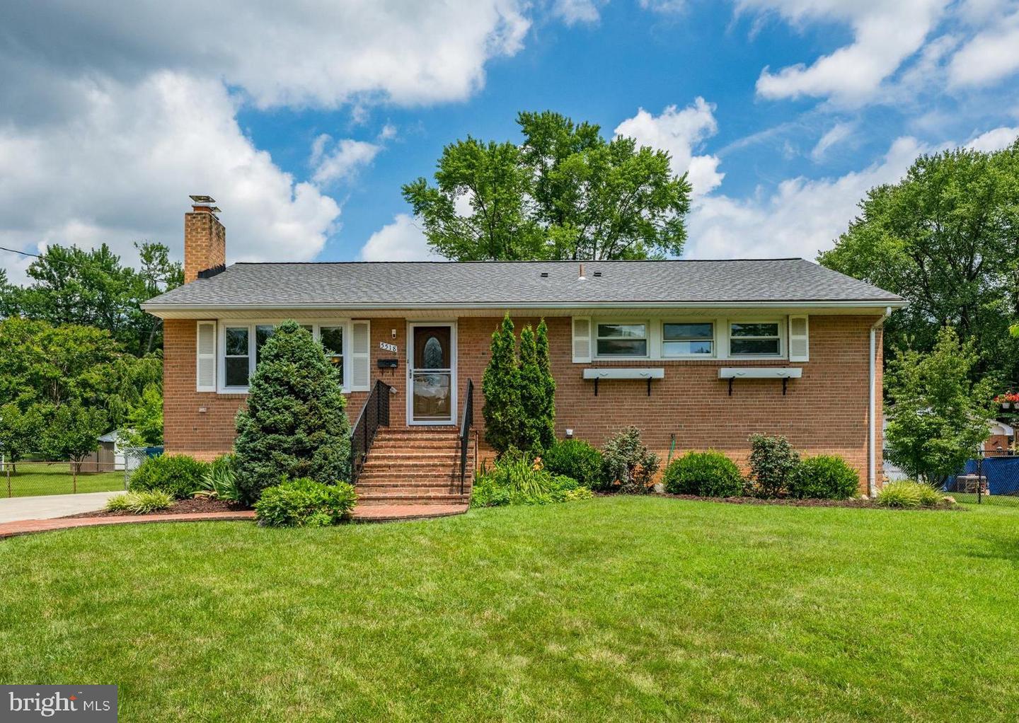 5518 MOULTRIE RD, SPRINGFIELD, Virginia 22151, 3 Bedrooms Bedrooms, ,3 BathroomsBathrooms,Residential,For sale,5518 MOULTRIE RD,VAFX2247016 MLS # VAFX2247016