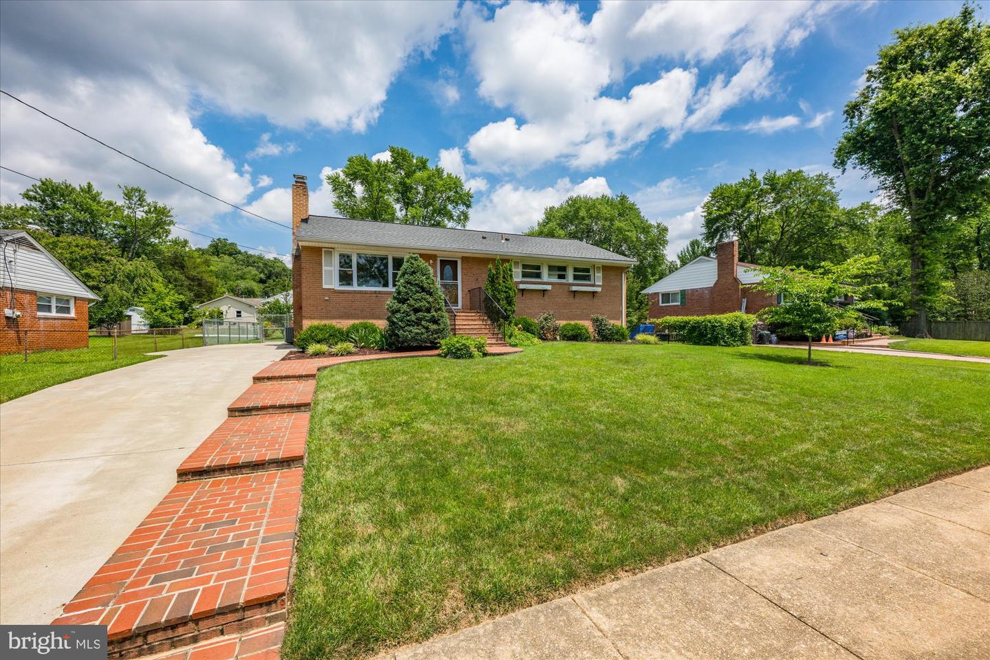 5518 MOULTRIE RD, SPRINGFIELD, Virginia 22151, 3 Bedrooms Bedrooms, ,3 BathroomsBathrooms,Residential,For sale,5518 MOULTRIE RD,VAFX2247016 MLS # VAFX2247016