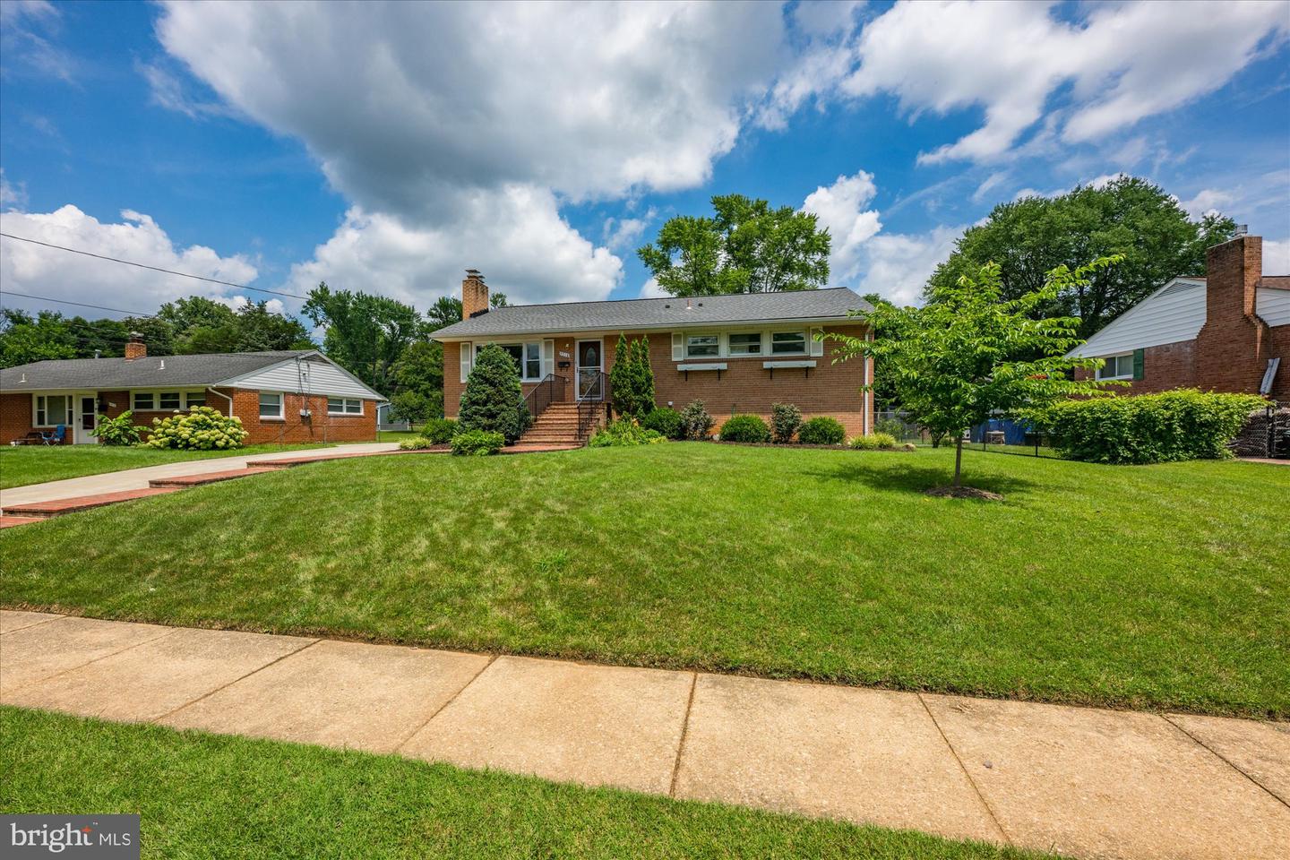 5518 MOULTRIE RD, SPRINGFIELD, Virginia 22151, 3 Bedrooms Bedrooms, ,3 BathroomsBathrooms,Residential,For sale,5518 MOULTRIE RD,VAFX2247016 MLS # VAFX2247016