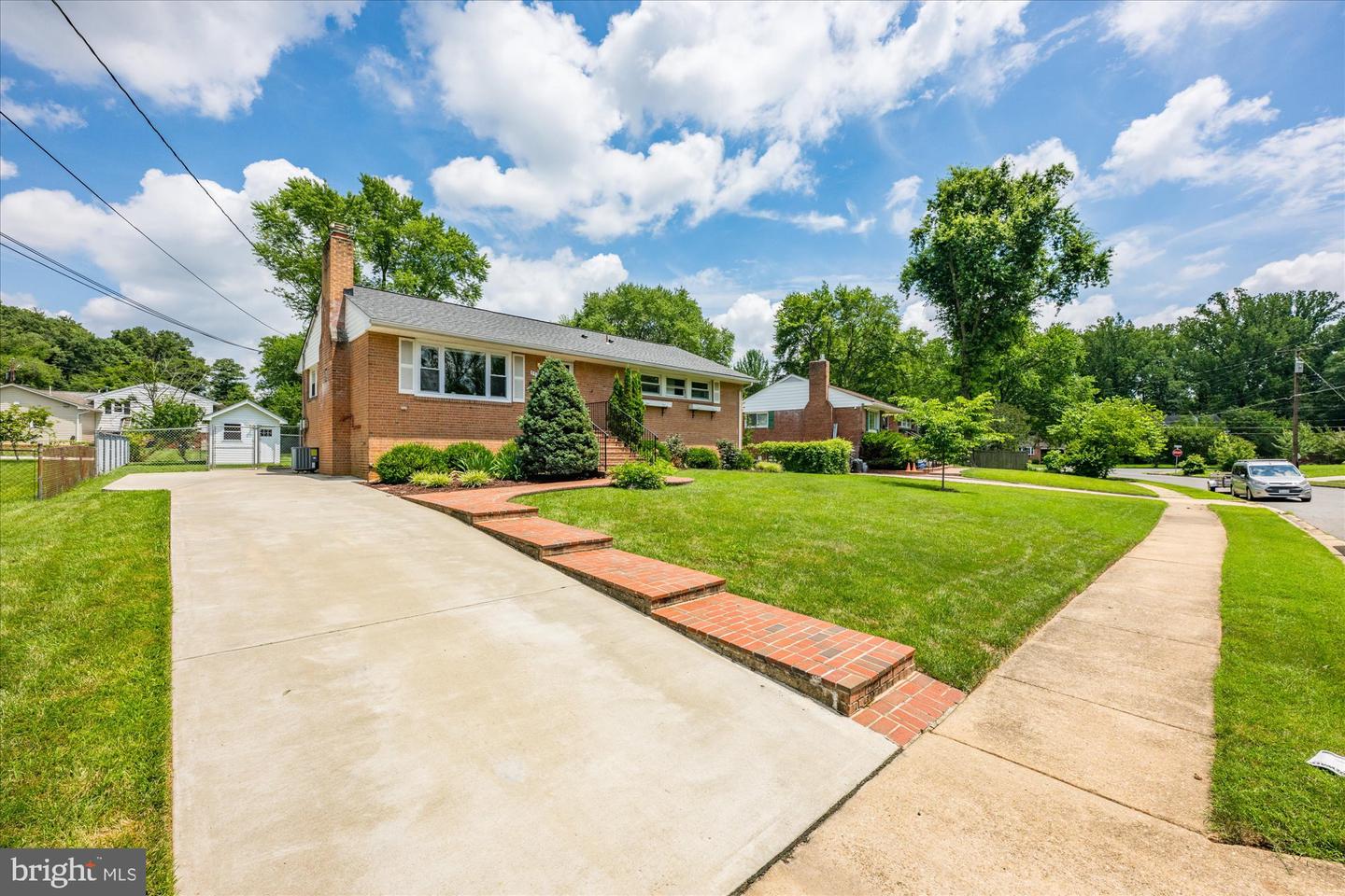 5518 MOULTRIE RD, SPRINGFIELD, Virginia 22151, 3 Bedrooms Bedrooms, ,3 BathroomsBathrooms,Residential,For sale,5518 MOULTRIE RD,VAFX2247016 MLS # VAFX2247016