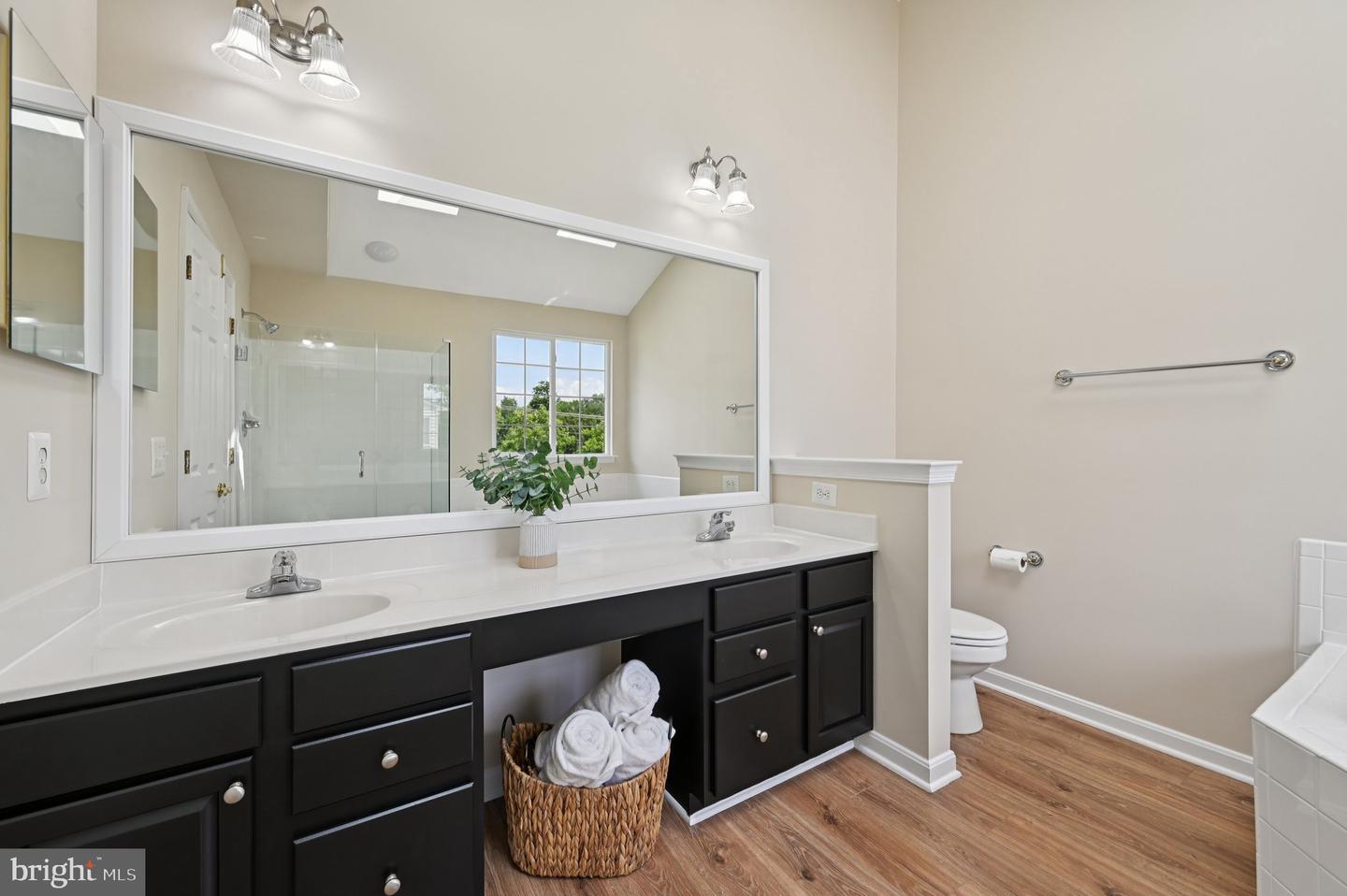 805 VALLEY SPRINGS DR, PURCELLVILLE, Virginia 20132, 6 Bedrooms Bedrooms, ,4 BathroomsBathrooms,Residential,For sale,805 VALLEY SPRINGS DR,VALO2099420 MLS # VALO2099420