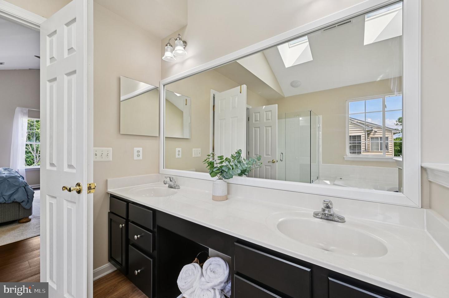 805 VALLEY SPRINGS DR, PURCELLVILLE, Virginia 20132, 6 Bedrooms Bedrooms, ,4 BathroomsBathrooms,Residential,For sale,805 VALLEY SPRINGS DR,VALO2099420 MLS # VALO2099420
