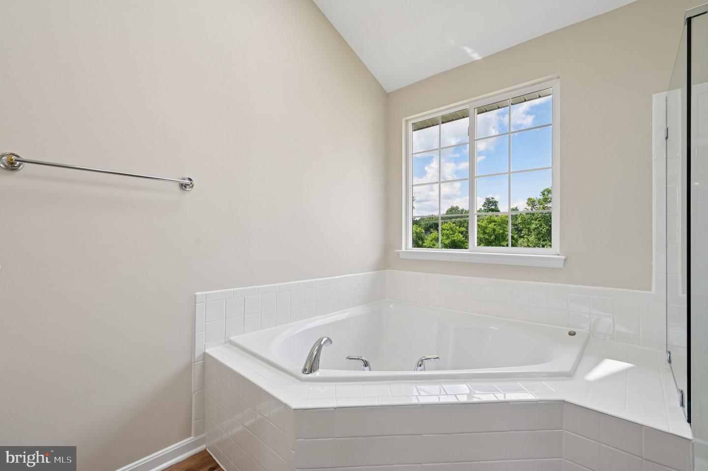 805 VALLEY SPRINGS DR, PURCELLVILLE, Virginia 20132, 6 Bedrooms Bedrooms, ,4 BathroomsBathrooms,Residential,For sale,805 VALLEY SPRINGS DR,VALO2099420 MLS # VALO2099420