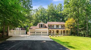 6131 LOST COLONY DR, WOODBRIDGE, Virginia 22193, 4 Bedrooms Bedrooms, ,2 BathroomsBathrooms,Residential,For sale,6131 LOST COLONY DR,VAPW2097016 MLS # VAPW2097016