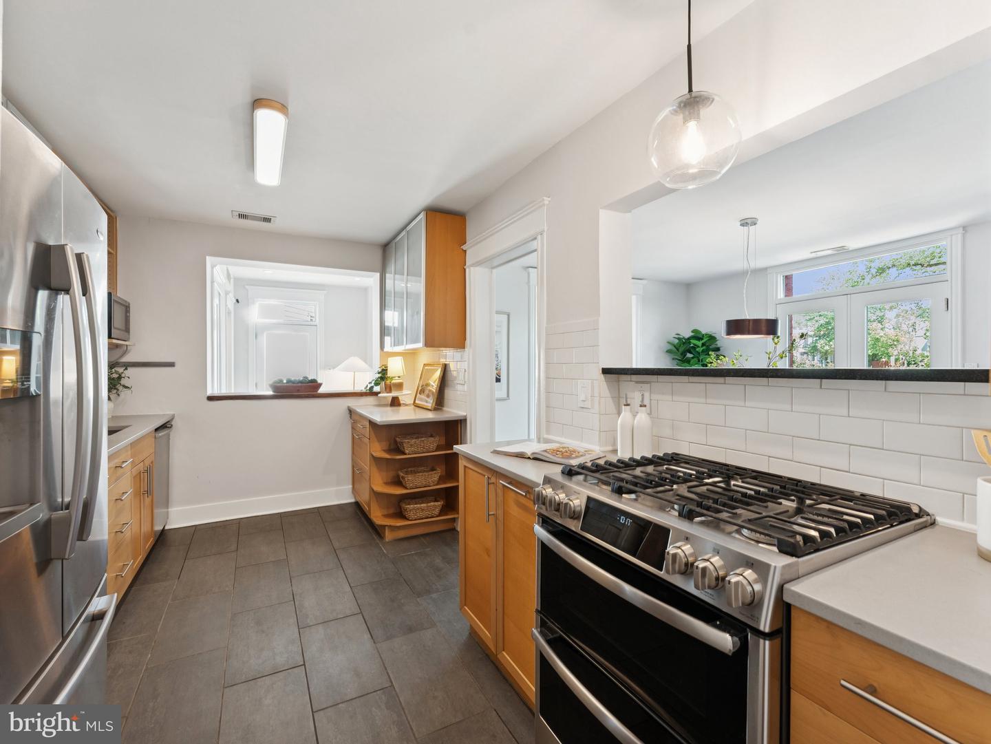 701 KENTUCKY AVE SE, WASHINGTON, District Of Columbia 20003, 4 Bedrooms Bedrooms, ,3 BathroomsBathrooms,Residential,For sale,701 KENTUCKY AVE SE,DCDC2205748 MLS # DCDC2205748