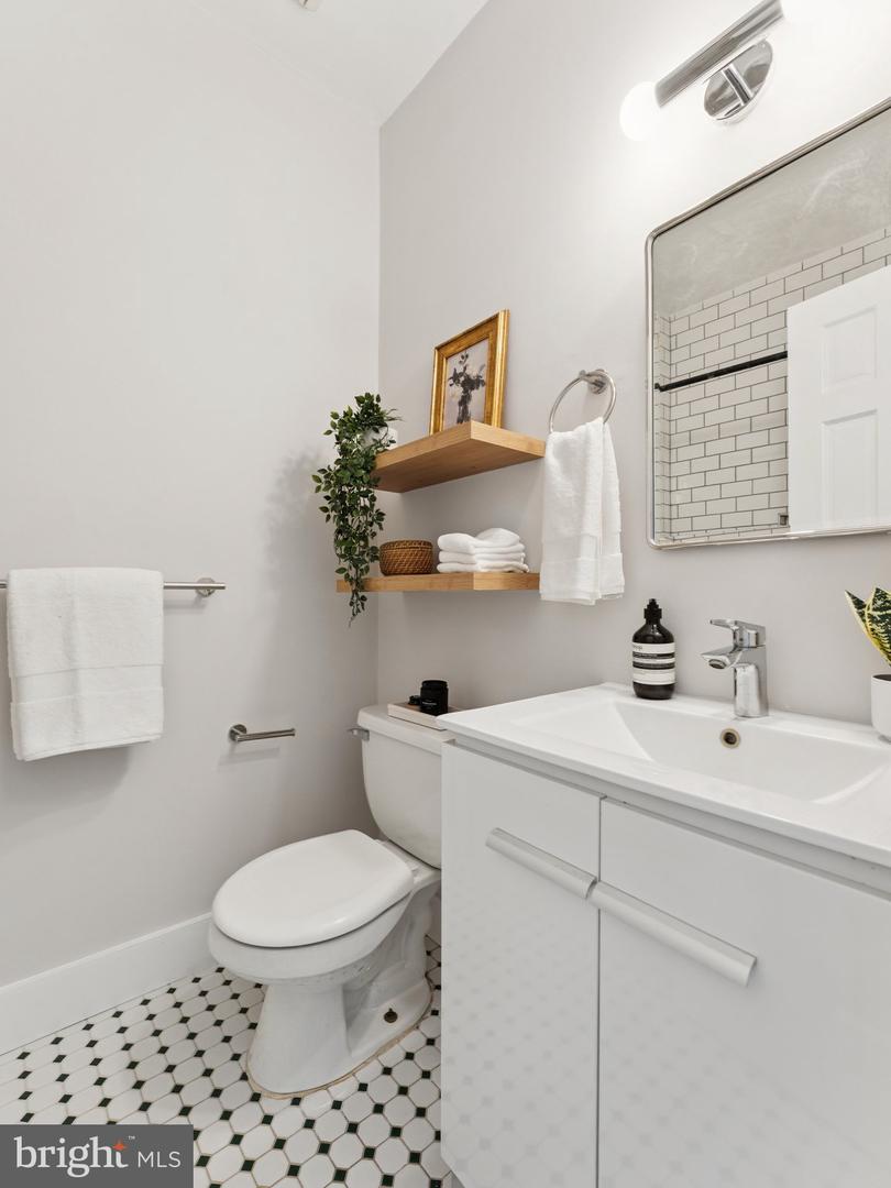 701 KENTUCKY AVE SE, WASHINGTON, District Of Columbia 20003, 4 Bedrooms Bedrooms, ,3 BathroomsBathrooms,Residential,For sale,701 KENTUCKY AVE SE,DCDC2205748 MLS # DCDC2205748