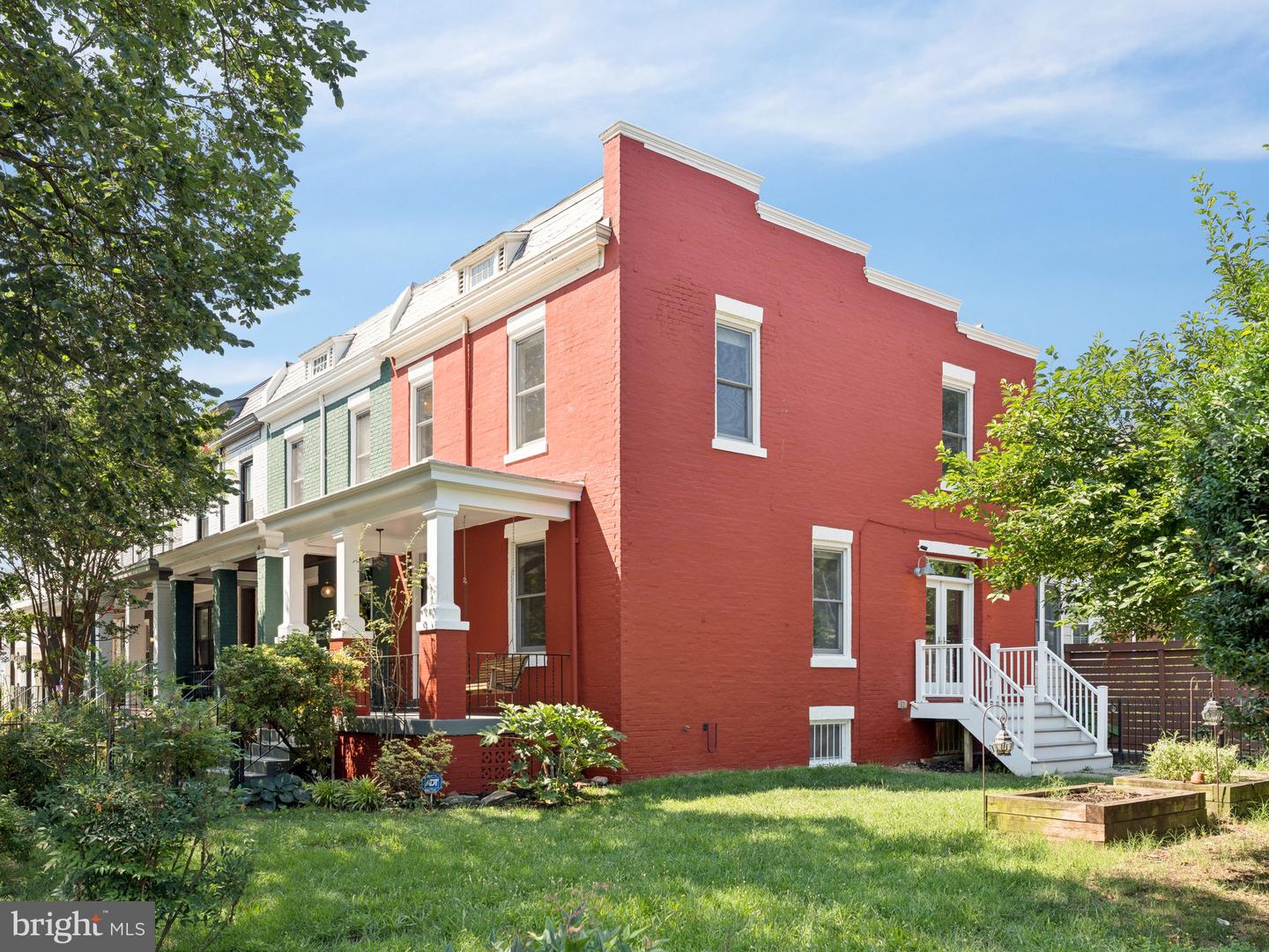 701 KENTUCKY AVE SE, WASHINGTON, District Of Columbia 20003, 4 Bedrooms Bedrooms, ,3 BathroomsBathrooms,Residential,For sale,701 KENTUCKY AVE SE,DCDC2205748 MLS # DCDC2205748