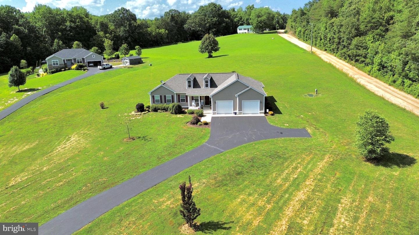 361 KINGS HWY, KING GEORGE, Virginia 22485, 3 Bedrooms Bedrooms, ,2 BathroomsBathrooms,Residential,For sale,361 KINGS HWY,VAKG2006594 MLS # VAKG2006594