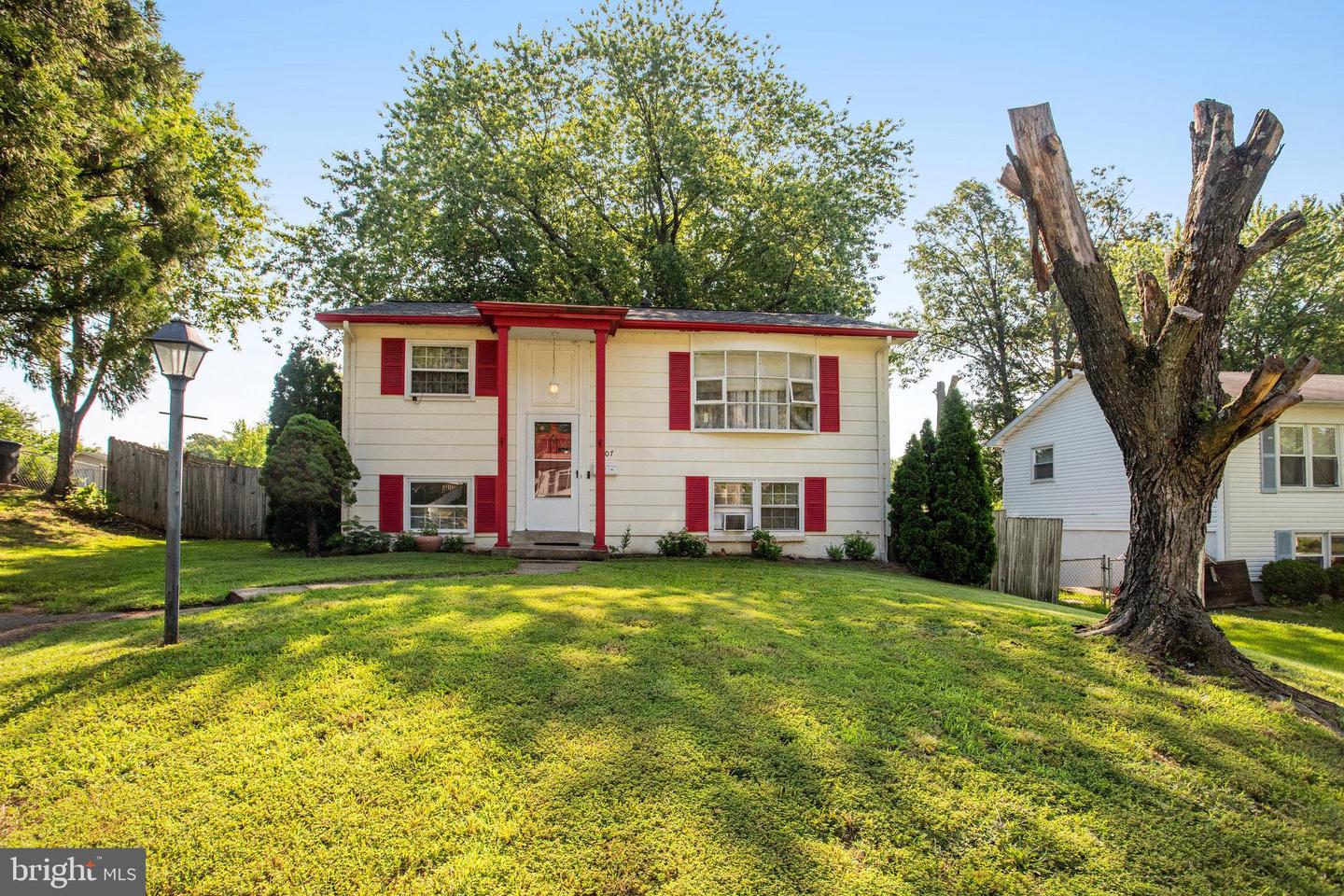 14307 BIRCHDALE AVE, WOODBRIDGE, Virginia 22193, 4 Bedrooms Bedrooms, ,2 BathroomsBathrooms,Residential,For sale,14307 BIRCHDALE AVE,VAPW2097286 MLS # VAPW2097286