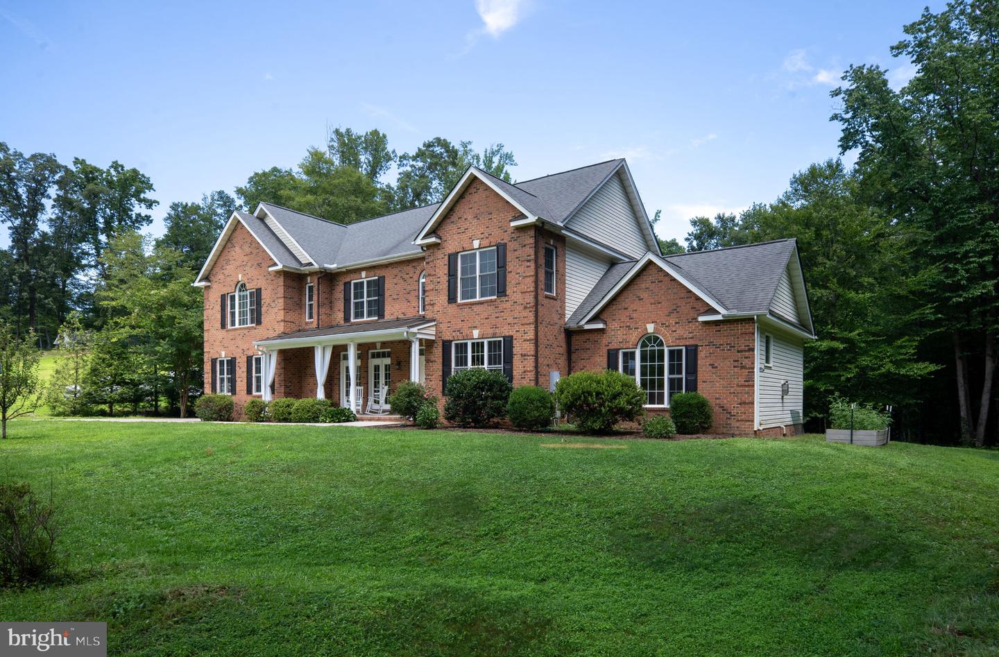 182 WOOD LANDING RD, FREDERICKSBURG, Virginia 22405, 4 Bedrooms Bedrooms, ,5 BathroomsBathrooms,Residential,For sale,182 WOOD LANDING RD,VAST2039948 MLS # VAST2039948
