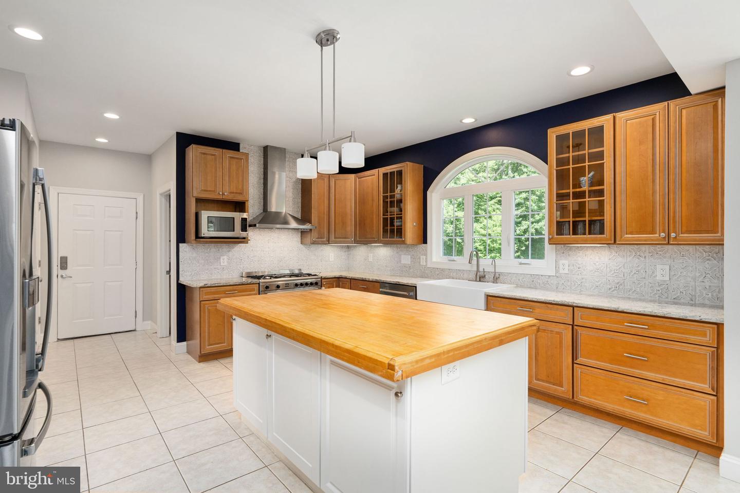 182 WOOD LANDING RD, FREDERICKSBURG, Virginia 22405, 4 Bedrooms Bedrooms, ,5 BathroomsBathrooms,Residential,For sale,182 WOOD LANDING RD,VAST2039948 MLS # VAST2039948