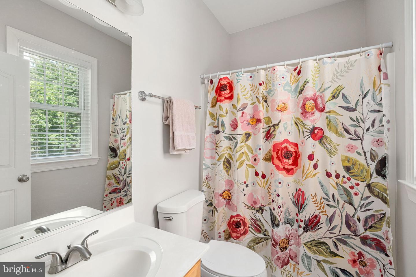 182 WOOD LANDING RD, FREDERICKSBURG, Virginia 22405, 4 Bedrooms Bedrooms, ,5 BathroomsBathrooms,Residential,For sale,182 WOOD LANDING RD,VAST2039948 MLS # VAST2039948