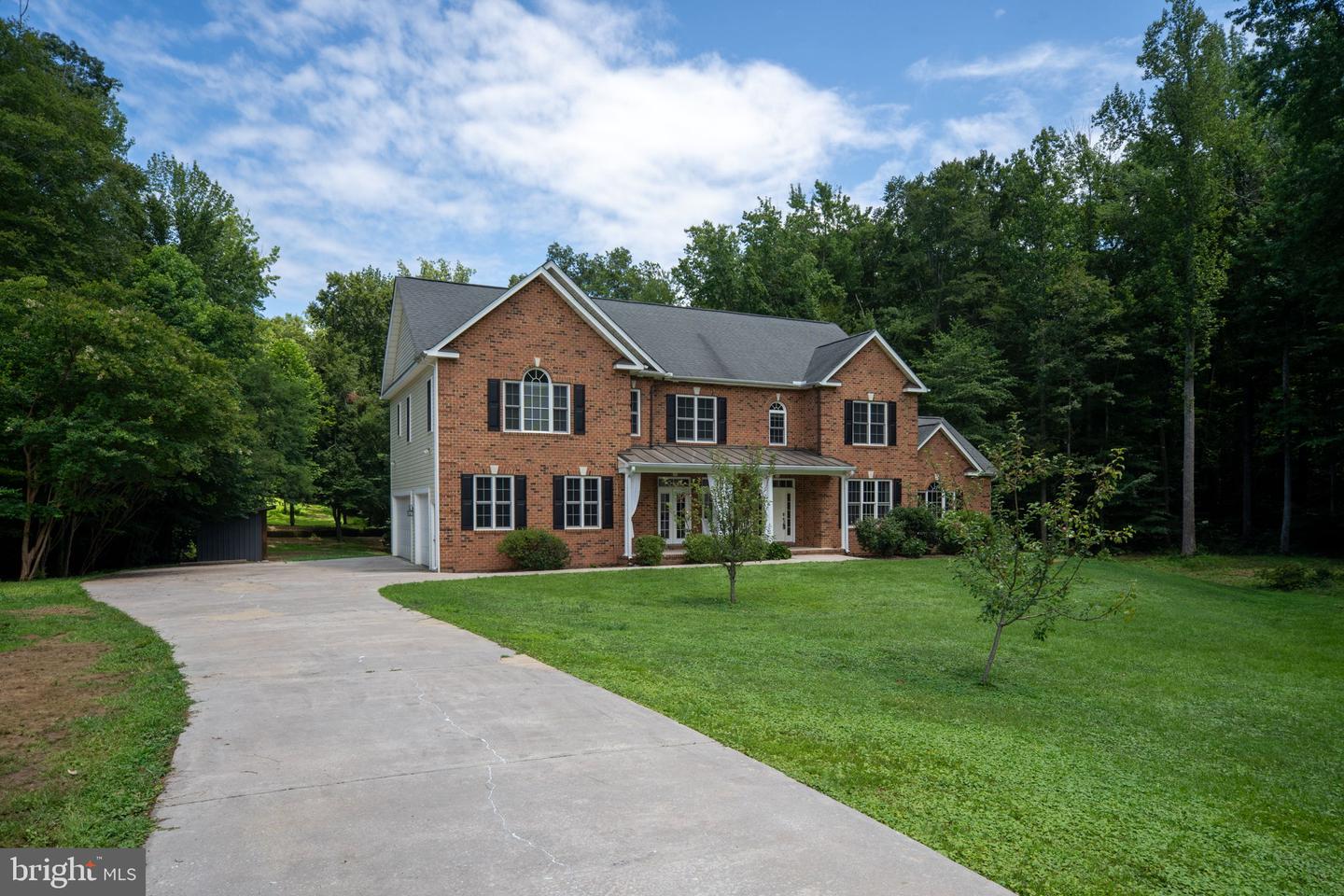 182 WOOD LANDING RD, FREDERICKSBURG, Virginia 22405, 4 Bedrooms Bedrooms, ,5 BathroomsBathrooms,Residential,For sale,182 WOOD LANDING RD,VAST2039948 MLS # VAST2039948