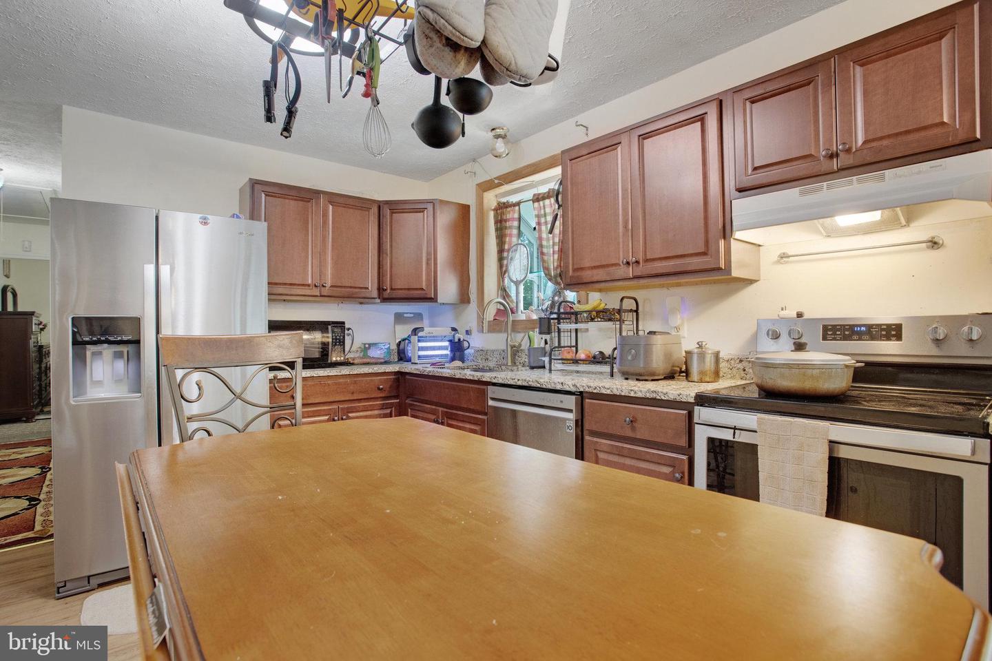 18301 NOB HILL DR, TRIANGLE, Virginia 22172, 4 Bedrooms Bedrooms, ,3 BathroomsBathrooms,Residential,For sale,18301 NOB HILL DR,VAPW2097398 MLS # VAPW2097398
