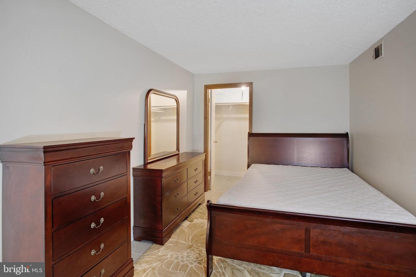 18301 NOB HILL DR, TRIANGLE, Virginia 22172, 4 Bedrooms Bedrooms, ,3 BathroomsBathrooms,Residential,For sale,18301 NOB HILL DR,VAPW2097398 MLS # VAPW2097398