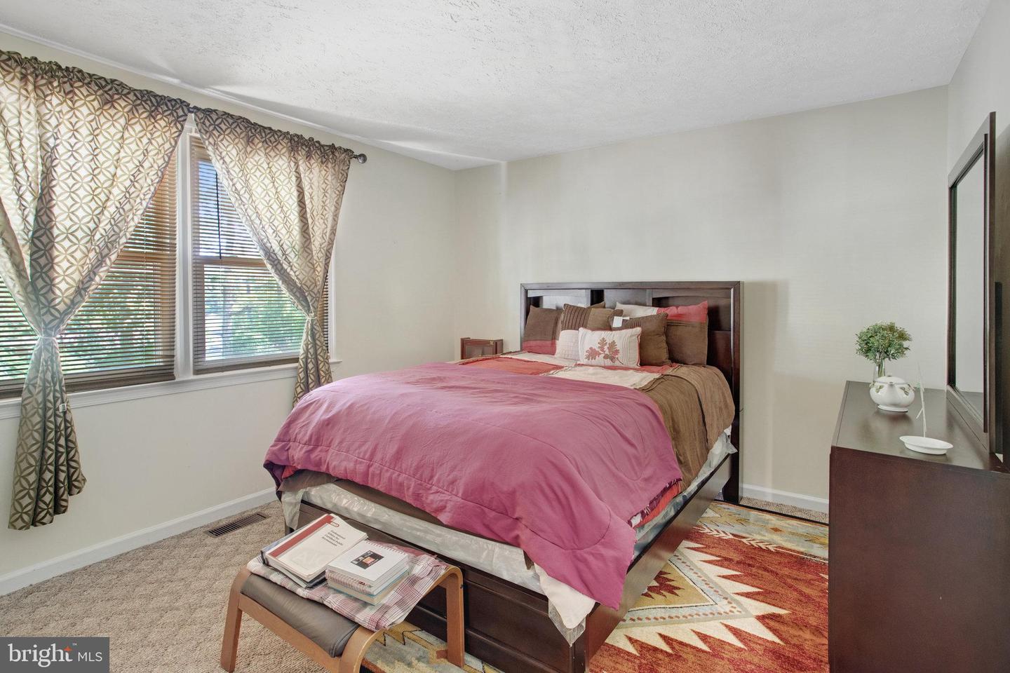 18301 NOB HILL DR, TRIANGLE, Virginia 22172, 4 Bedrooms Bedrooms, ,3 BathroomsBathrooms,Residential,For sale,18301 NOB HILL DR,VAPW2097398 MLS # VAPW2097398