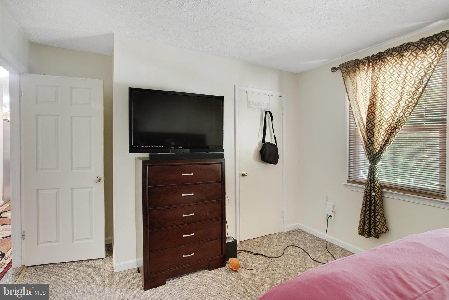 18301 NOB HILL DR, TRIANGLE, Virginia 22172, 4 Bedrooms Bedrooms, ,3 BathroomsBathrooms,Residential,For sale,18301 NOB HILL DR,VAPW2097398 MLS # VAPW2097398