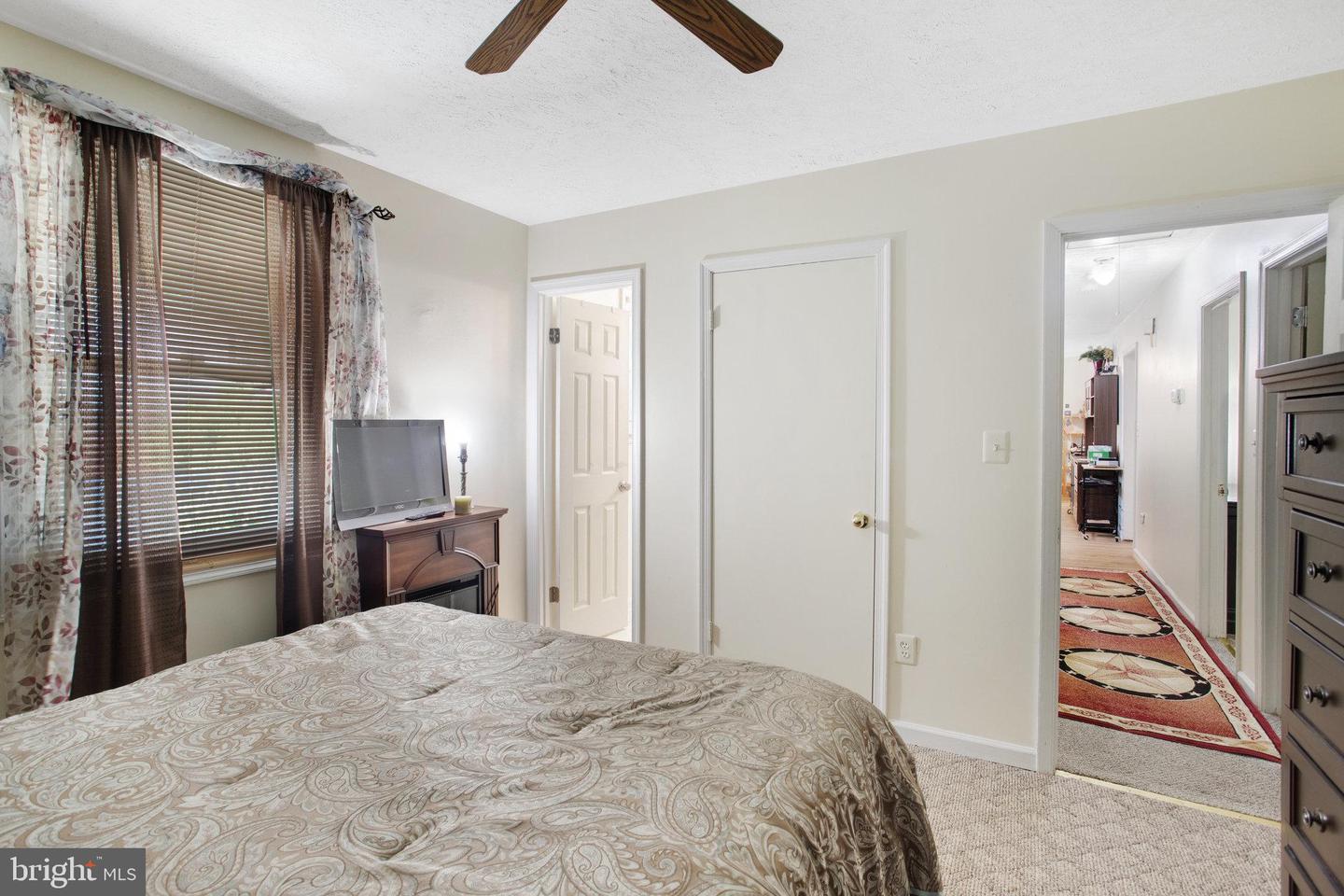 18301 NOB HILL DR, TRIANGLE, Virginia 22172, 4 Bedrooms Bedrooms, ,3 BathroomsBathrooms,Residential,For sale,18301 NOB HILL DR,VAPW2097398 MLS # VAPW2097398