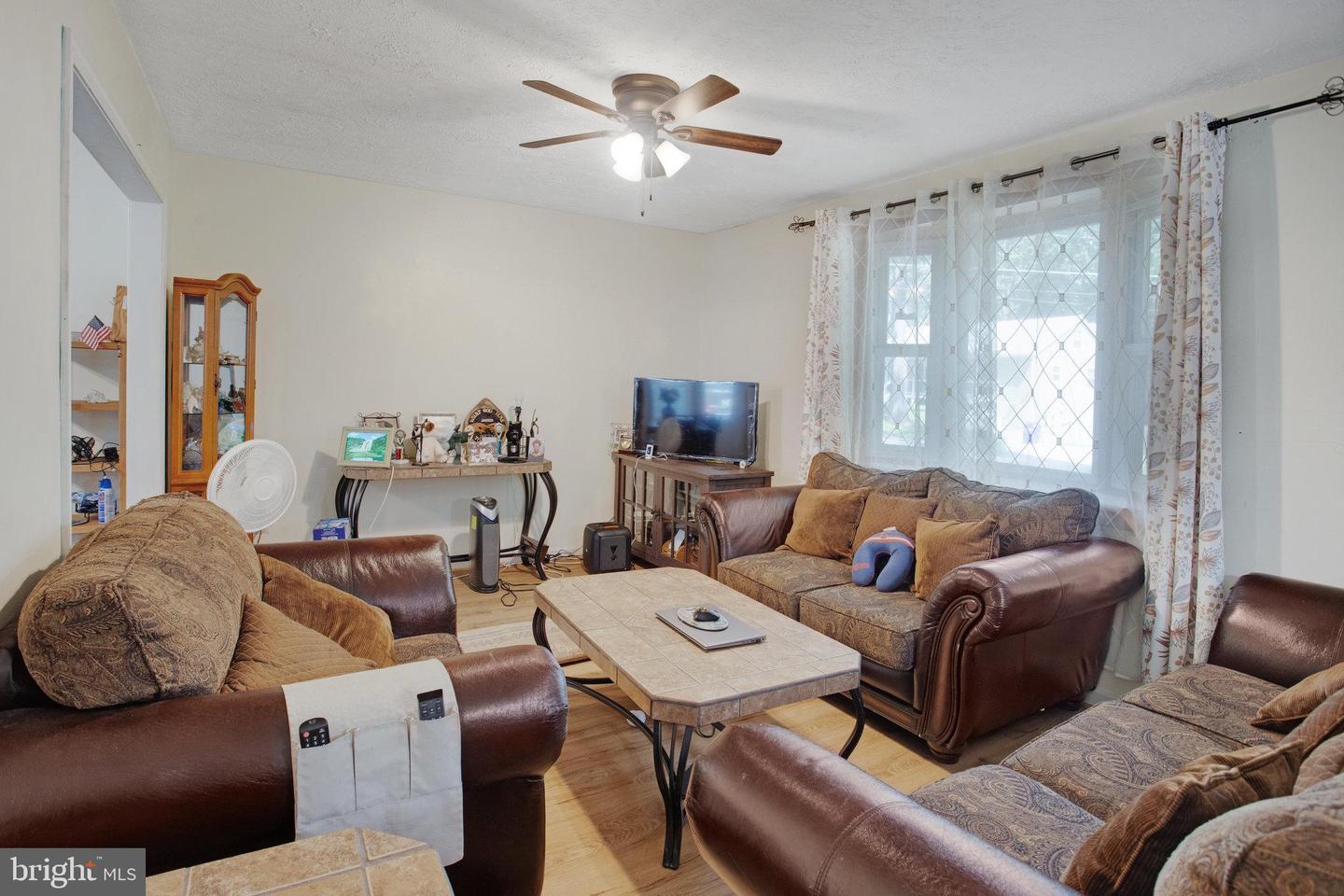 18301 NOB HILL DR, TRIANGLE, Virginia 22172, 4 Bedrooms Bedrooms, ,3 BathroomsBathrooms,Residential,For sale,18301 NOB HILL DR,VAPW2097398 MLS # VAPW2097398