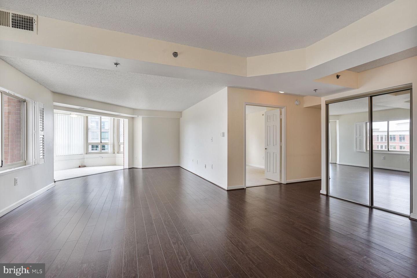2151 JAMIESON AVE #809, ALEXANDRIA, Virginia 22314, 3 Bedrooms Bedrooms, ,2 BathroomsBathrooms,Residential,For sale,2151 JAMIESON AVE #809,VAAX2046680 MLS # VAAX2046680