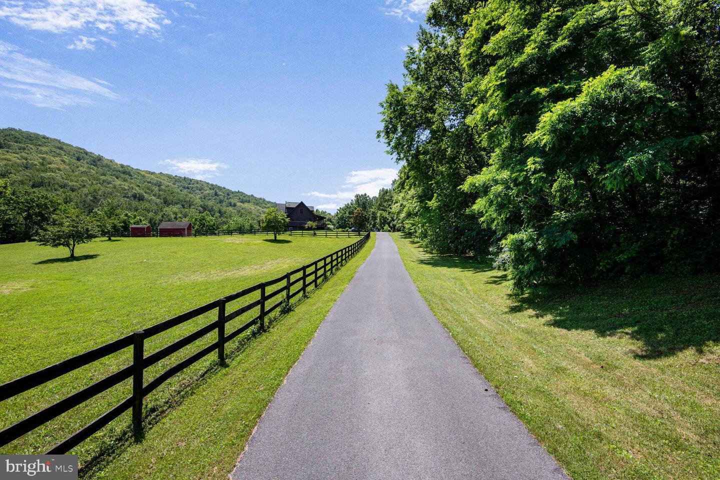 1903 BUCK MOUNTAIN RD, BENTONVILLE, Virginia 22610, 4 Bedrooms Bedrooms, ,3 BathroomsBathrooms,Residential,For sale,1903 BUCK MOUNTAIN RD,VAWR2011536 MLS # VAWR2011536