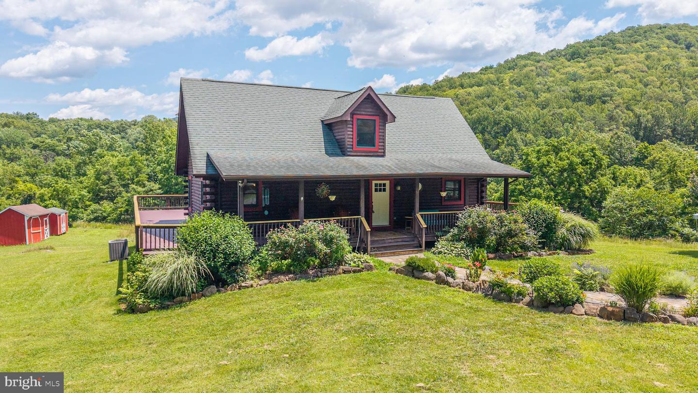 1903 BUCK MOUNTAIN RD, BENTONVILLE, Virginia 22610, 4 Bedrooms Bedrooms, ,3 BathroomsBathrooms,Residential,For sale,1903 BUCK MOUNTAIN RD,VAWR2011536 MLS # VAWR2011536