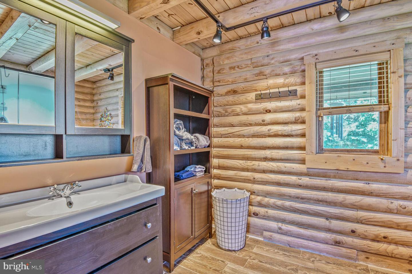 1903 BUCK MOUNTAIN RD, BENTONVILLE, Virginia 22610, 4 Bedrooms Bedrooms, ,3 BathroomsBathrooms,Residential,For sale,1903 BUCK MOUNTAIN RD,VAWR2011536 MLS # VAWR2011536