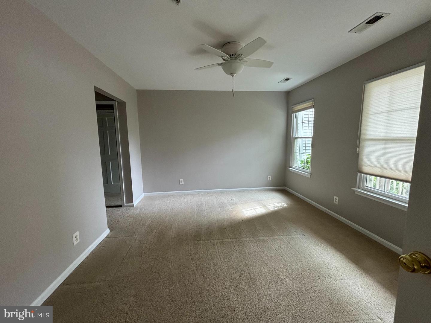 12491 HAYES CT #303, FAIRFAX, Virginia 22033, 2 Bedrooms Bedrooms, ,2 BathroomsBathrooms,Residential,For sale,12491 HAYES CT #303,VAFX2249190 MLS # VAFX2249190